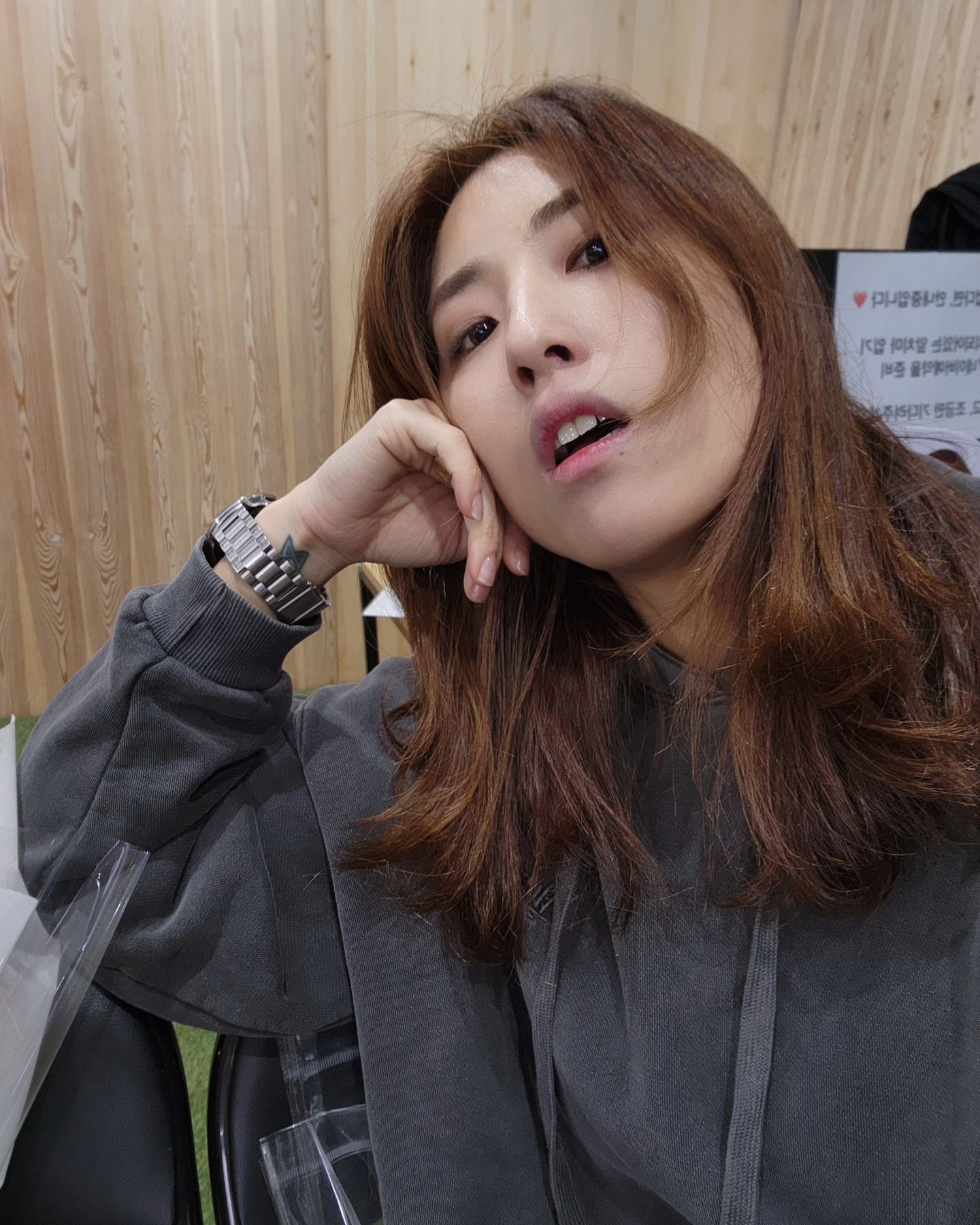 .
응.
어쩌다보니 백조 육개월

.
근대 머리는언제김?

#발로찍는셀카#의미없는사진
#그냥그날을기록하는거야#나에겐뜻깊거든
#황금개띠맘#율하맘#강서맘#명지맘#엄마스타그램