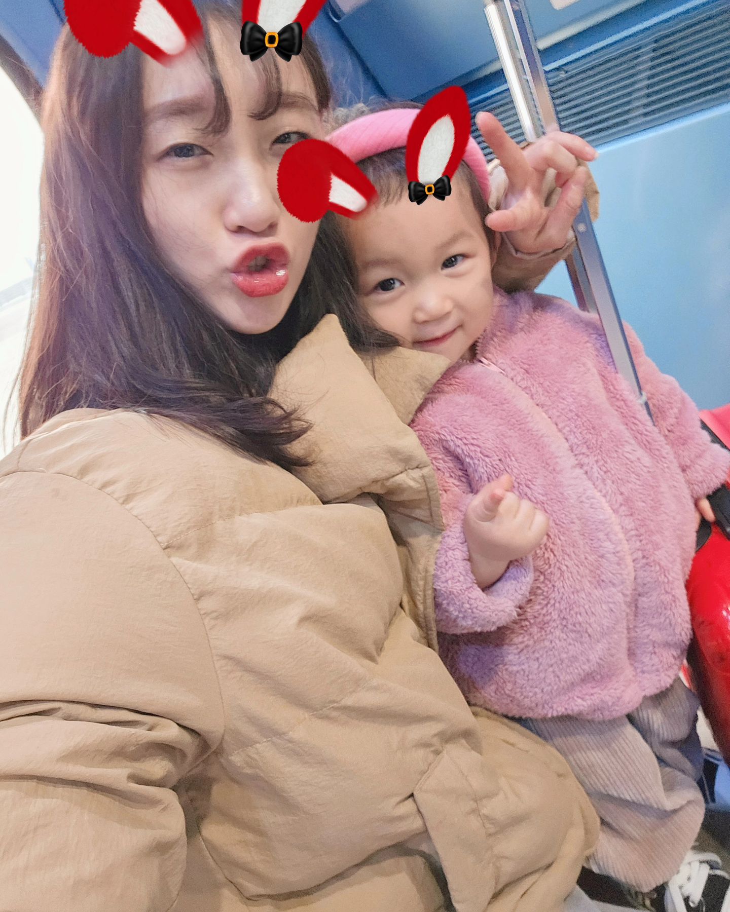 또유리랑 기차에서🤍

사랑해 또율🤍🩷🤍

좋은곳 많이 다니쟈!!!!!!
