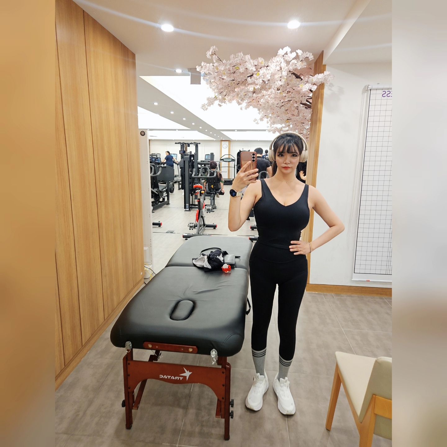 불금이지만!!🤣🤣

난 운동으로 불태워보지 ㅋㅋㅋㅋ

운동하고 숙소가서 야식 때려야겠당😝😝