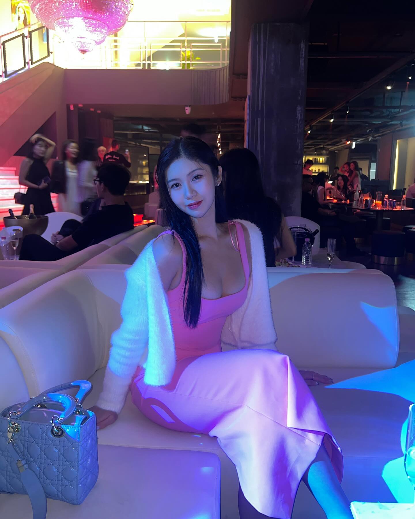 It’s my birthday❤️✨
갑자기 오합지졸로 하게 된 생일파티 였는데 와줘서 고마워🌷
생일 축하해주신 모든분들 너무 감사드립니다🩷

아직 생일 사진 한가득 남아있는데 천천히 업로드 할게요✨
2024.09.28🎉