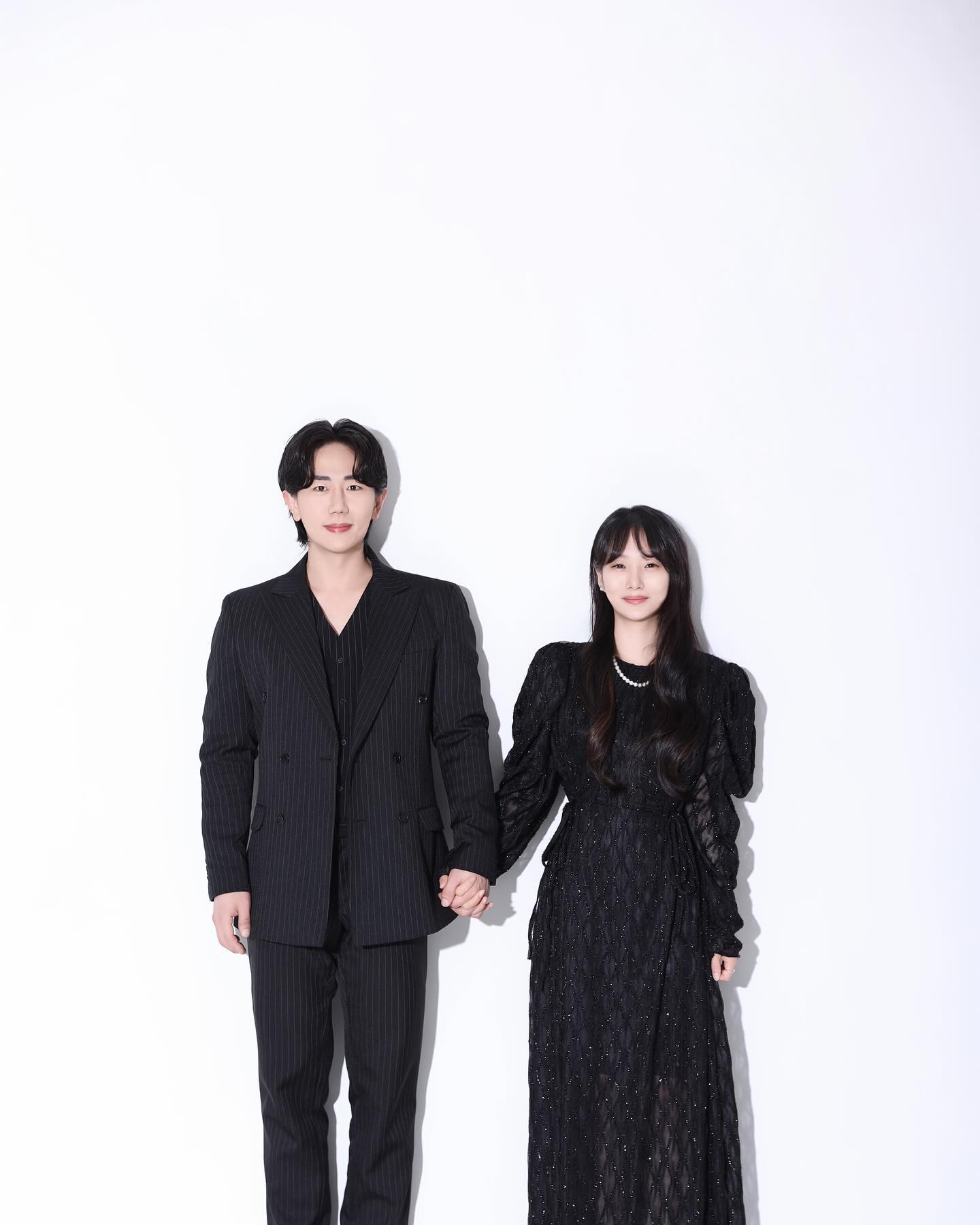 로운이 #두돌 기념으로 촬영한 #가족사진 #손영준사진관 
🖤🤍