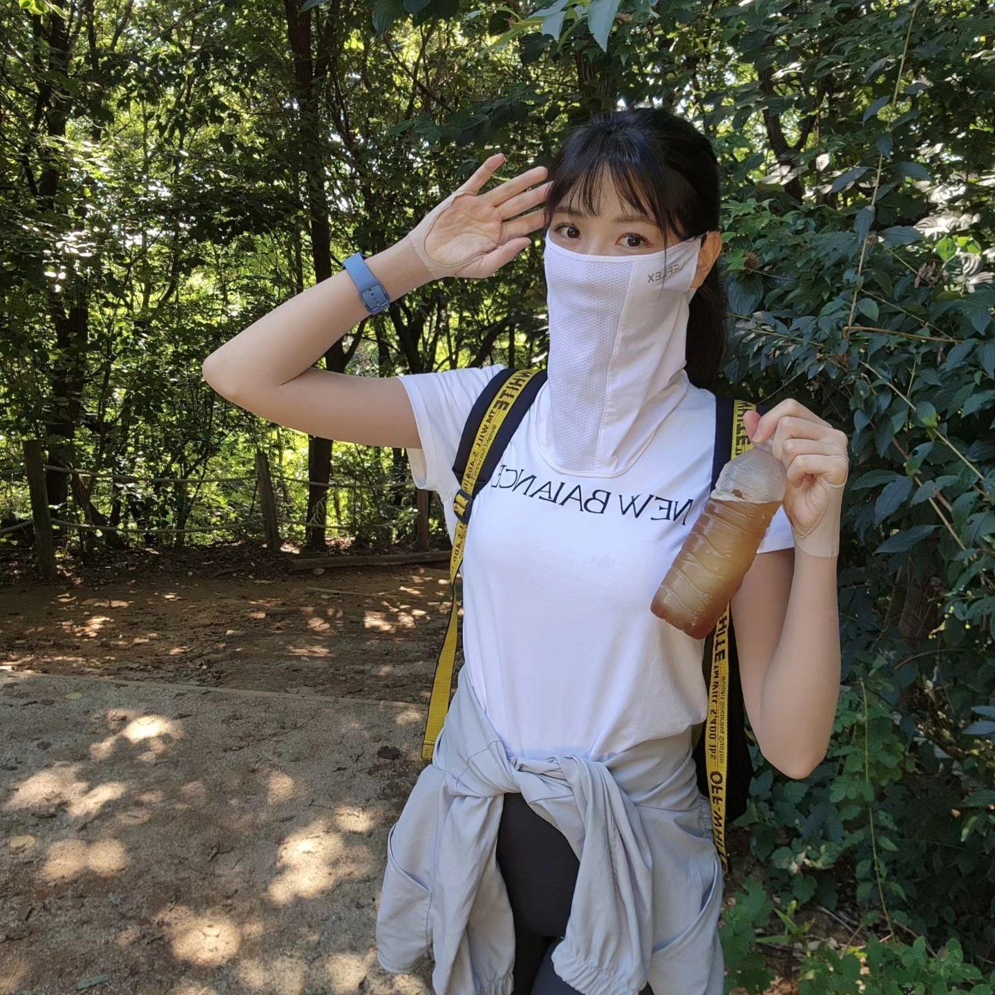 요즘 등산의 재미에 푹빠졌어요.
좋은공기 마시면서 #운동 하고나면 굿굿!ㅎㅎ 

#골프 나 등산같은 야외운동시 #자외선차단스타킹 은 필수죠!
#태닝샵 이 아닌 자외선으로 팔이타면 #기미 나 잡티가 생겨버리니까요~ㅠㅠ
#뉴트리어드바이저 #암스타킹 
등산시에도 굿굿!
보들보들한 재질에 #스윙 할때 말려올라가지 않도록 손도 편해요~
산에서 나무에 몇번 긁혔는데 손상없이 튼튼해요

dr.mago_official 
nutriadvisor_golf 

#골프패치 #달럿 #자외선차단스타킹 
#자외선차단 #골프마스크 는 #르플렉스 

운동시 땀빼고 얼음물에 고소한#닥터마고 #살빼고 타먹고 #콜라기닌 으로 기력회복까지!