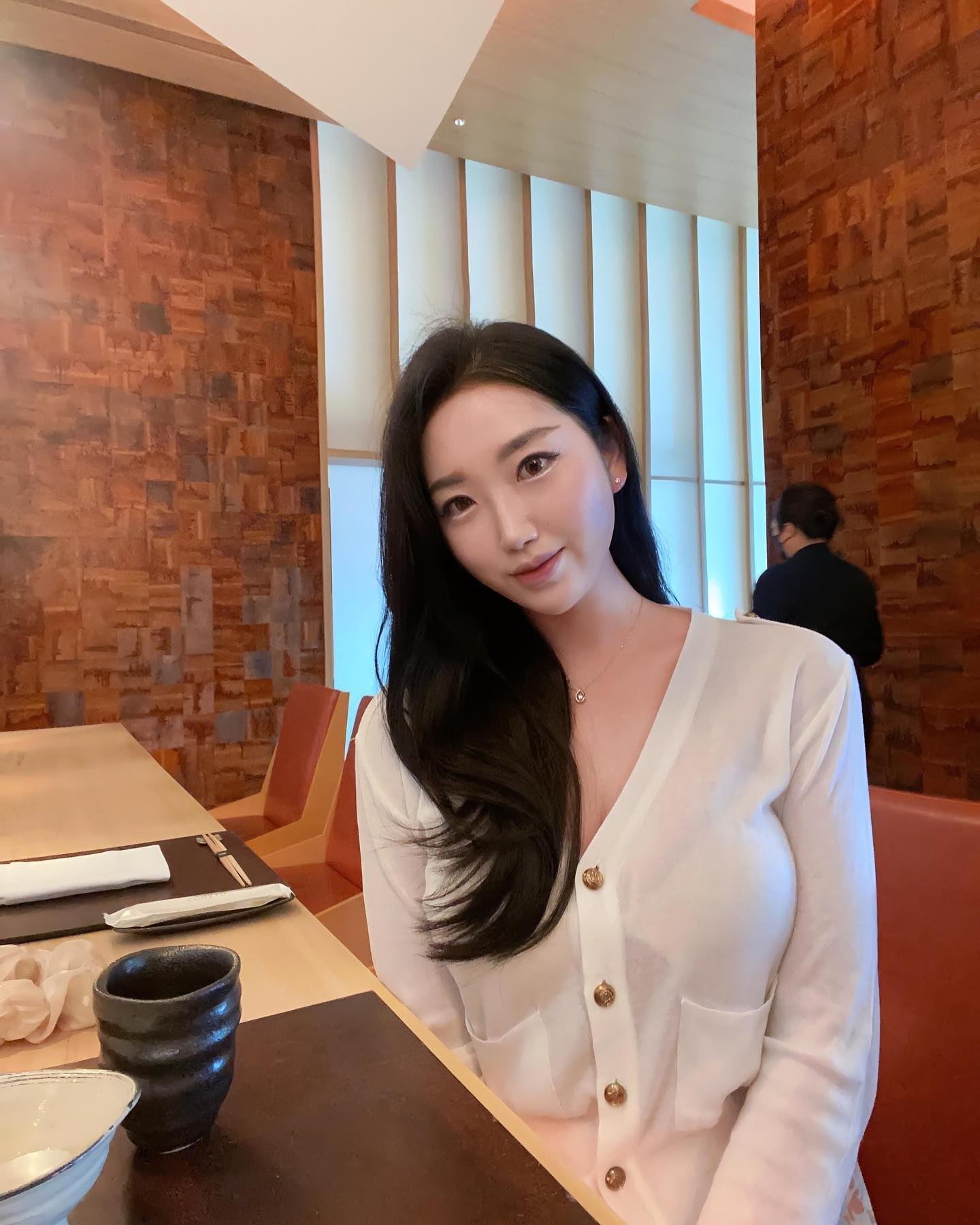 8월에 먹은 스시🍣중에 원탑이였던 #콘래드오사카 #쿠라스시 
너무나도 예뻤던 #콘래드오사카호텔 에서 #오마카세스시 먹었던 #일본여행 기억은 잊지 못할거야 ..🤍🐰
,,,요즘 #후쿠시마오염수 이슈 있어도 나는 줄곧 #식도락 으로 살겠어 ..
( 앵콜 스시 문화없는 일본에서 #앵콜스시 부탁한..우리 너무 기여웠다 🙊…!!! )
