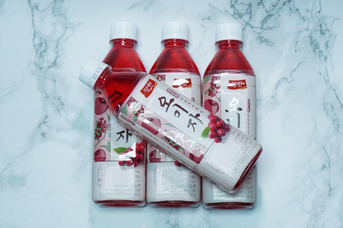  “#협찬 동원 양반 오미자 500ml 저는 오미자차나 오미자 에이드를 좋아해서 카페를 가면 음료류로는 오미자 음료를 시키고는 해요. 오미자를 좋아하시는데 당 걱정이나 살찔 걱정이 있으셨던 분은 좋은 소식이 있답니다! ✨ 보통 오미자 청이…”