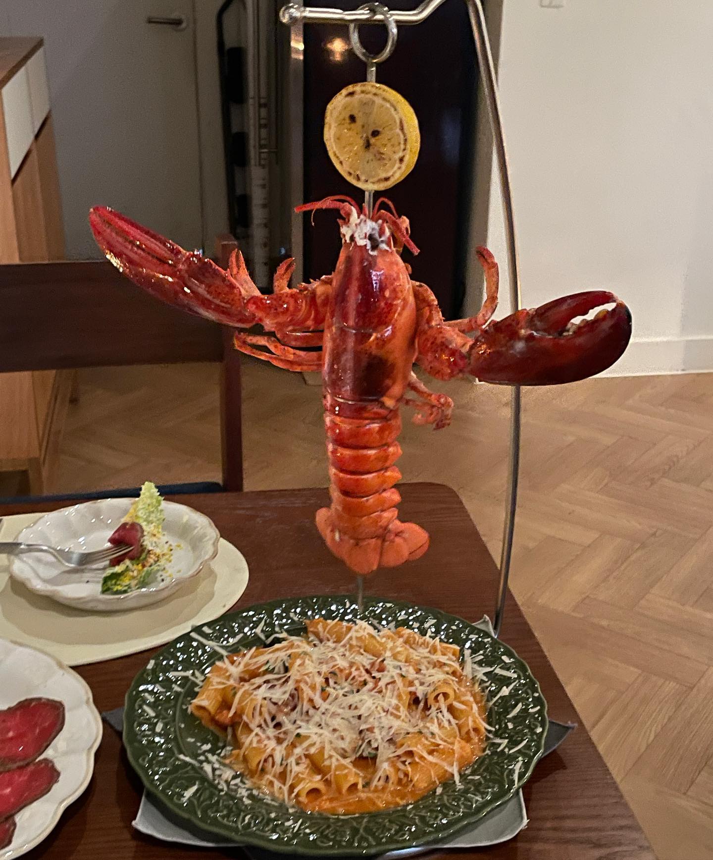랍스터 🦞 한마리가 통째로 나오는 파스타 메뉴❗️
서울숲 이탈리안 퀴진 #아니마토 
스테이크와 로메인 한우 카르파초 샐러드까지 완벽했던 곳이였어요
모던한 인테리어까지 서울숲 성수동 데이트코스로 추천드립니다🤍
.
.
.
.

#먹스타그램 #맛스타 #먹부림 #먹스타 #푸드그램 #푸드스타그램 #먹팔 #맞팔 #맛집추천 #맛집탐방 #서울숲맛집 #성수동맛집 #뚝섬역맛집 #서울숲데이트 #서울숲레스토랑 #성수동랍스타 #랍스타파스타#foodphotography #food #foodporn #foodstagram #foodie #foodlover #fff #food #follow #dailyfood #dailyfoodpic #foodfeed #fdhap