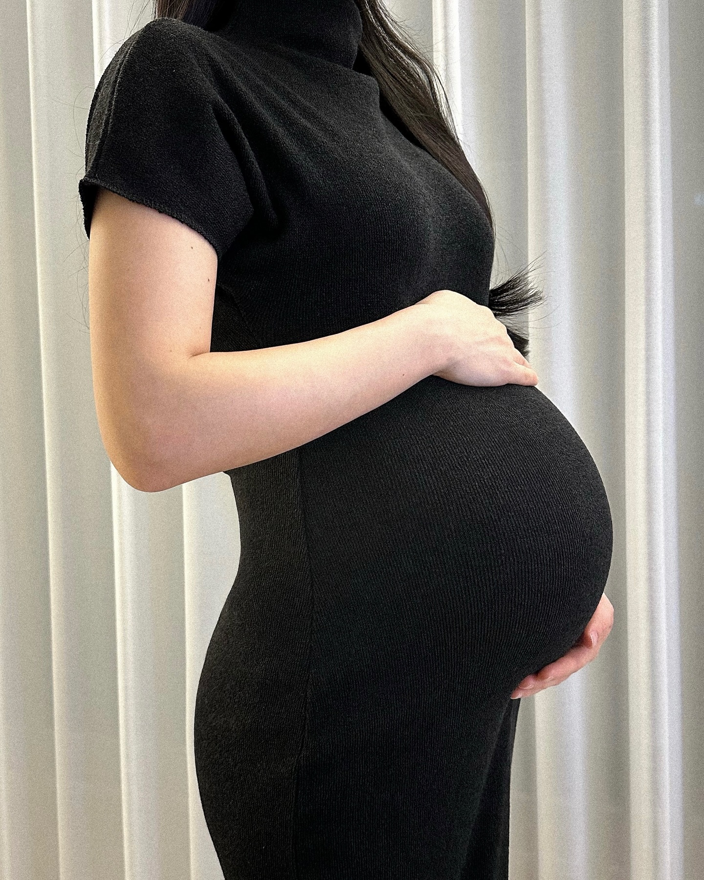 #33w3d #임신9개월차 #D-33
소홀해진 주수사진 남기기, 배가 점점 더 무섭게 커지고있다 🤰🏻
33일뒤에 건강하게 만나자 길까꿍 ! 🫶🏻🤍