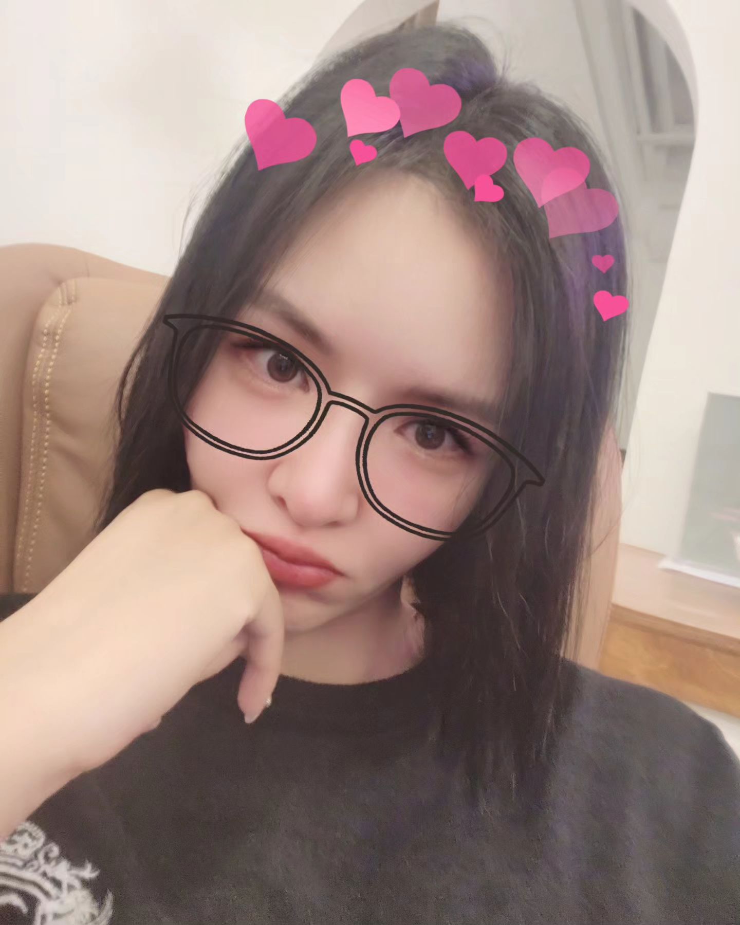 다들 걱정시켜서 미안해요. 걱정해줘서 감사드리구요. 잠시 다른생각에 입원해있느라 답장도 전화도 받지 못했어요.
정신차려보니 많은생각이 들더라구요. 더  잘 지낼테니 너무 걱정마세요.
저 비케이잖아요🙃
더 밝은모습으로 나타날게요!
일일히 답장 못해도 이해부탁드려요!