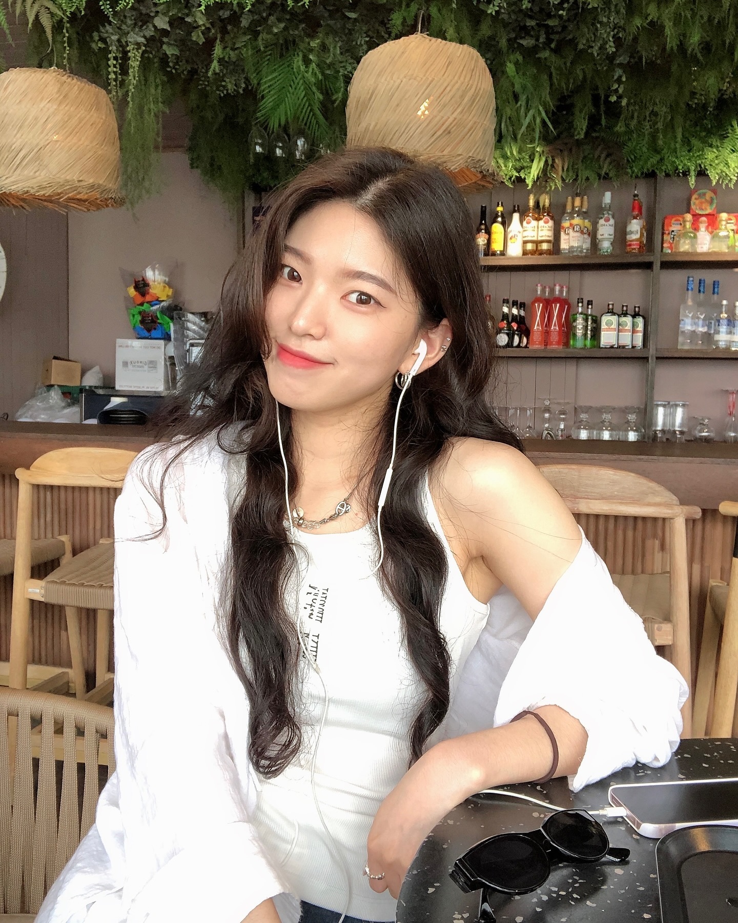 💚✈️제주혼여1일차👀🫶🏻
아침일찍 제주도착하자마자 날씨안좋았는데
점심지나자마자 180도변해버린 하늘….ㅋㅋㅋㅋ;;

올해 처음사본 버뮤다팬츠….넘나 편해서 요즘 최애교복이다👍🏻
제주도 여행내내 입고다닐예정 ㅎㅎ
👖