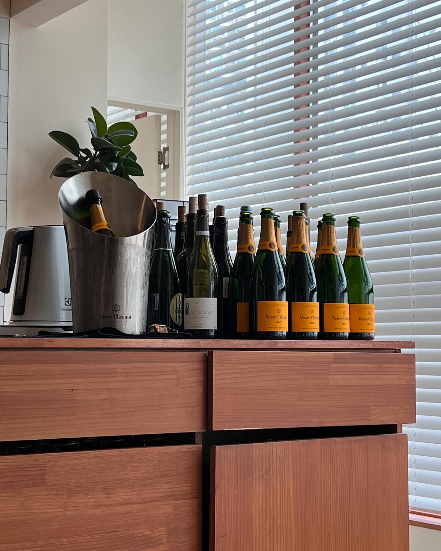 Deepin-Oksu !
여자친구들이랑 다시 오고 싶은 곳 🥂
벚꽃필 때 오니 더더더 예쁜 - 하나하나 맛있었당 냐미 🐖

#옥수동맛집 #디핀옥수