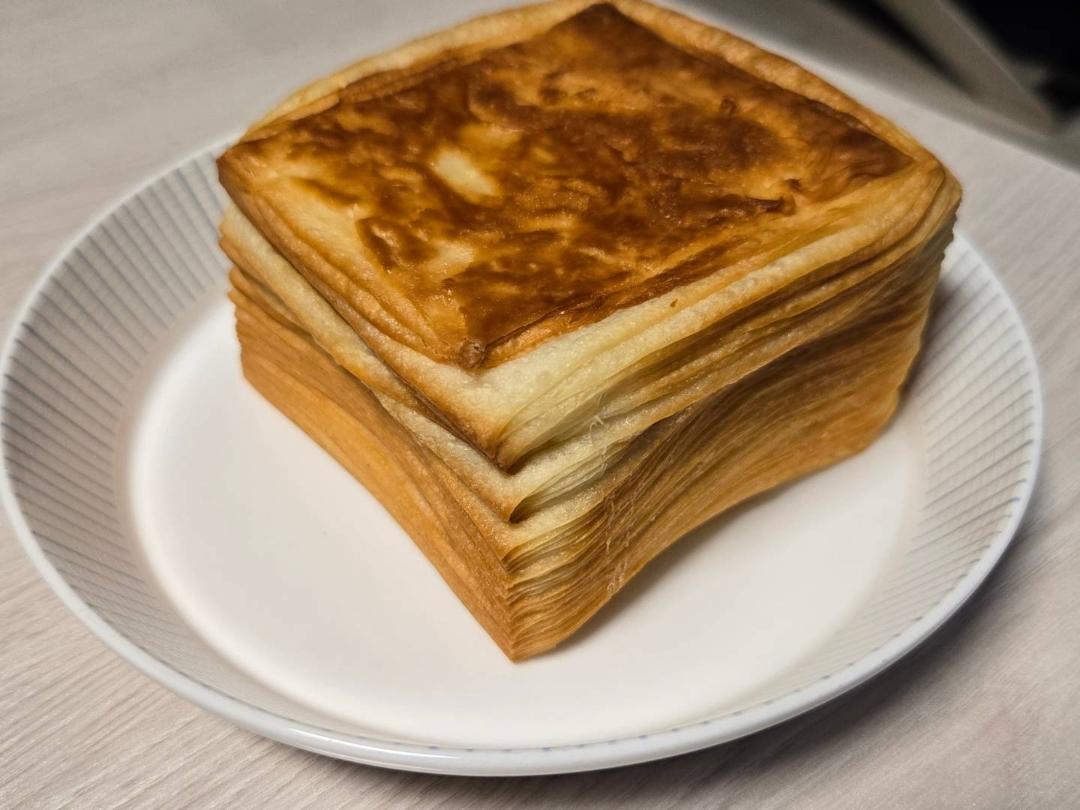 #티슈빵

남편이 유튜브 보고 먹고 싶다길래 주문해서 오자마자 굽굽🍞
부드럽고 촉촉하니 고소한 버터맛이 굿굿👍