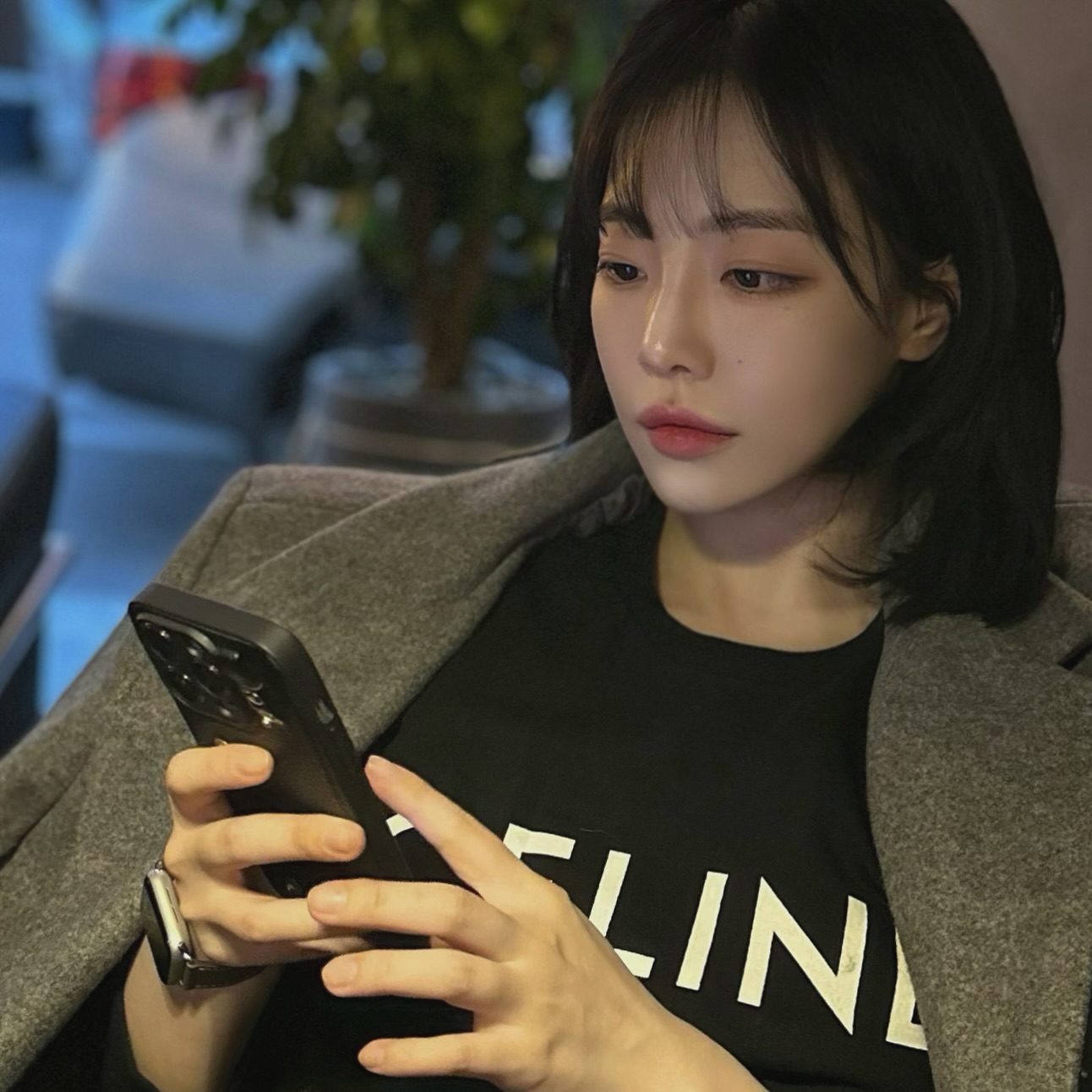 #광고 완전 신세계! 국내 유일하게 CNC 음각 가공이 가능한 골덴로드에서 제 시그니처가 들어간 커스텀 카드를 제작해주셨어요 남다른 레이저 각인으로 디테일의 차이가 느껴져요 IC칩 인식도 문제없어 사용에도 지장없는 나만의 커스텀카드! 본인의 카드를… | Instagram
