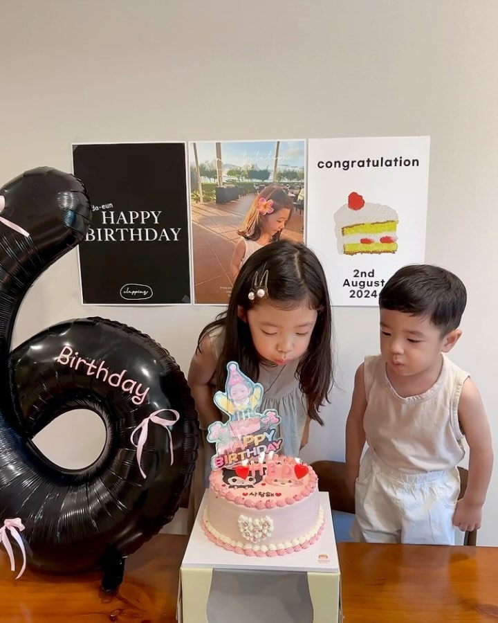 ⠀
#투샷 사진은 그냥 다 올려버령…🤍
누나 생일이라고 하루종일 떠들고 다녔던 베이뷔~~~
⠀
누나 생일축하 노래부르고 초 끄려고 하니까
서로 끄겠다고 투닥투닥 싸우는ㅋ ㅋㅋㅋ
온탕과 냉탕 왔다갔다.. 😇 #현실남매
⠀
#그래도사랑
#눈에넣어도아프지않을내사랑원투
⠀