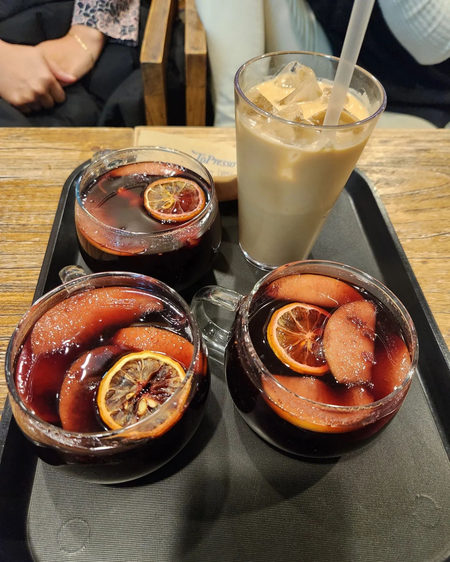 청주 마지막밤😆
모두 잘지내고 있으셩
또 봅시다😁
먹고 먹고 또 먹고🐷

#청주 #금천광장 #금천광장맛집 #꼴값식당 #용암동카페 #토프레소 #뱅쇼