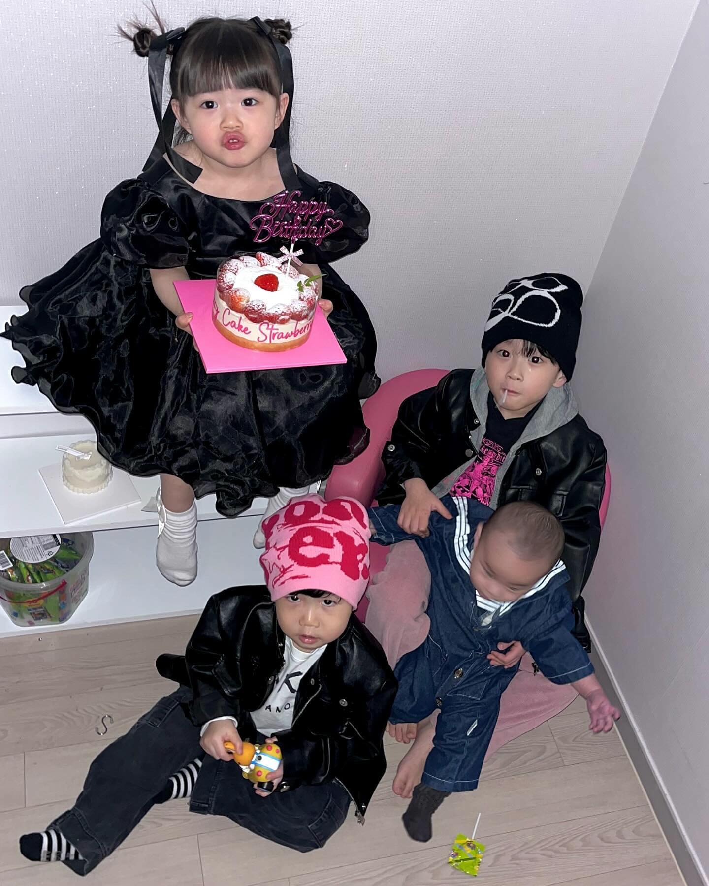 #차베비들 #이베비들 

내 생일을 일등으로 축하해준 양주 의정부 핸썸보이들
너무 너무 고마워 싸랑해 나만 공쥬야 공주들아 모여라 👑❤️