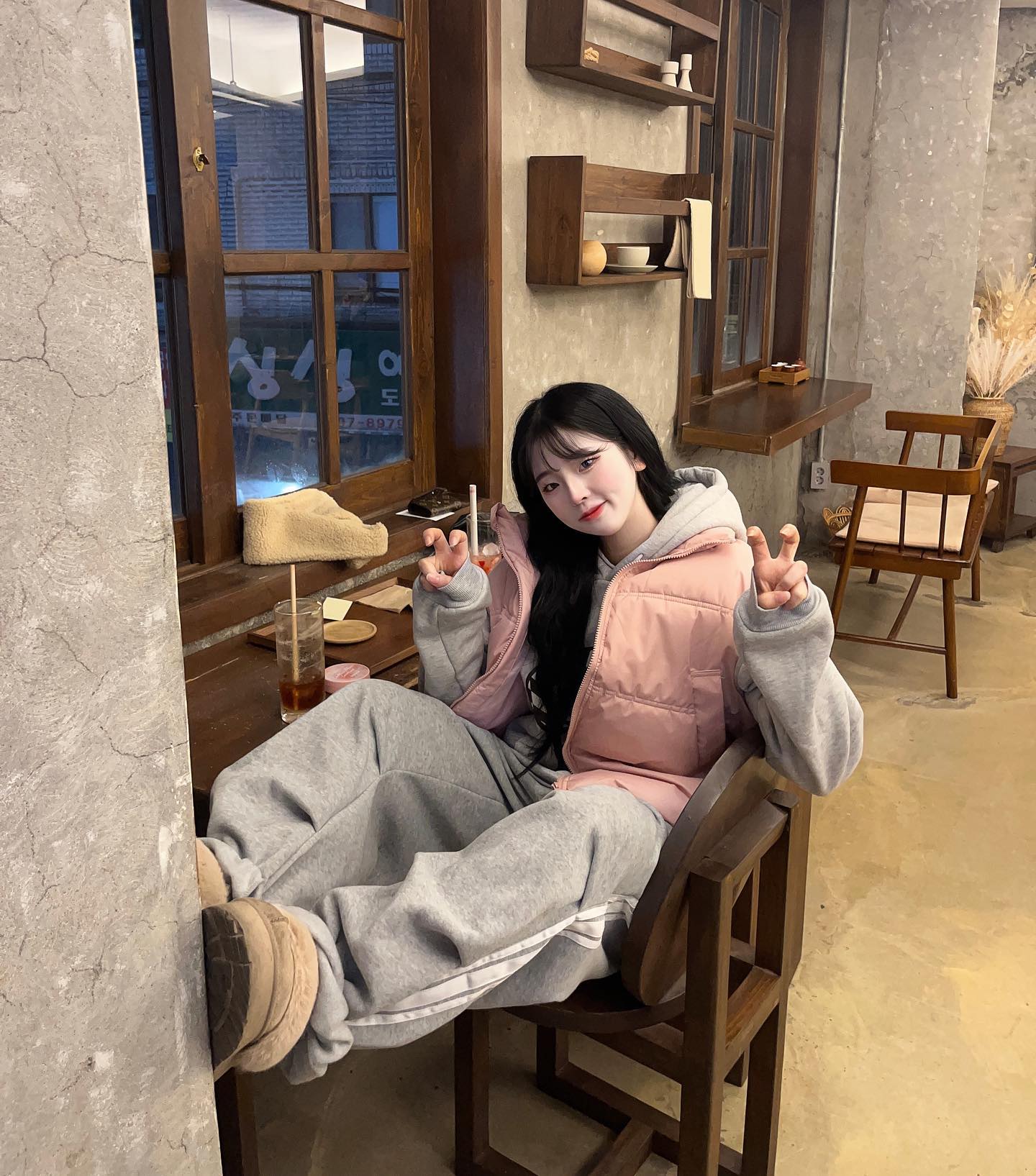 나 이제 얼죽아 아니다.
얼죽 헤(이즐넛 시럽 쪼끔 추가)빈이다.
#건대카페 g_jache_bakery