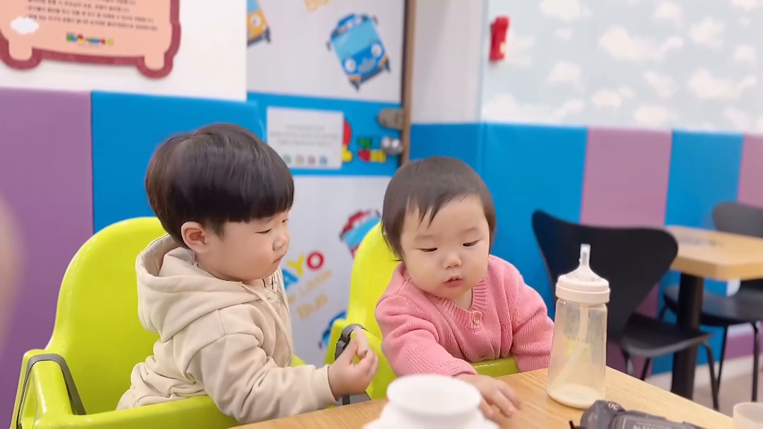 🐯
너네뭐야~?!
둘이 사겨???⋆◡̎⋆

#남녀사이엔친구는없다
