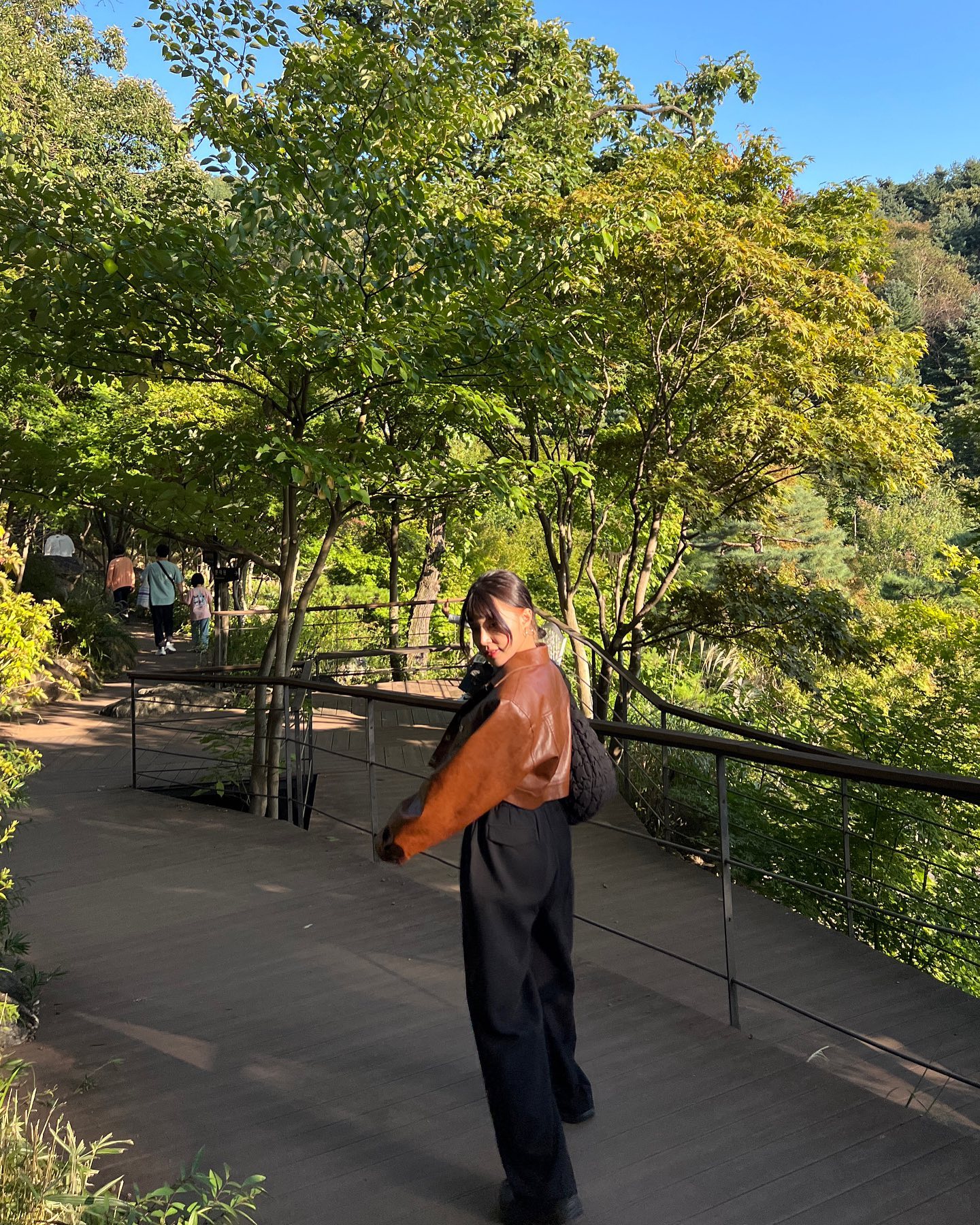 단풍이 시작될 쯔음, 미리 온 화담숲 🍂🍃

#화담숲 #화담숲모노레일 #단풍이온다곧 #벌써10월