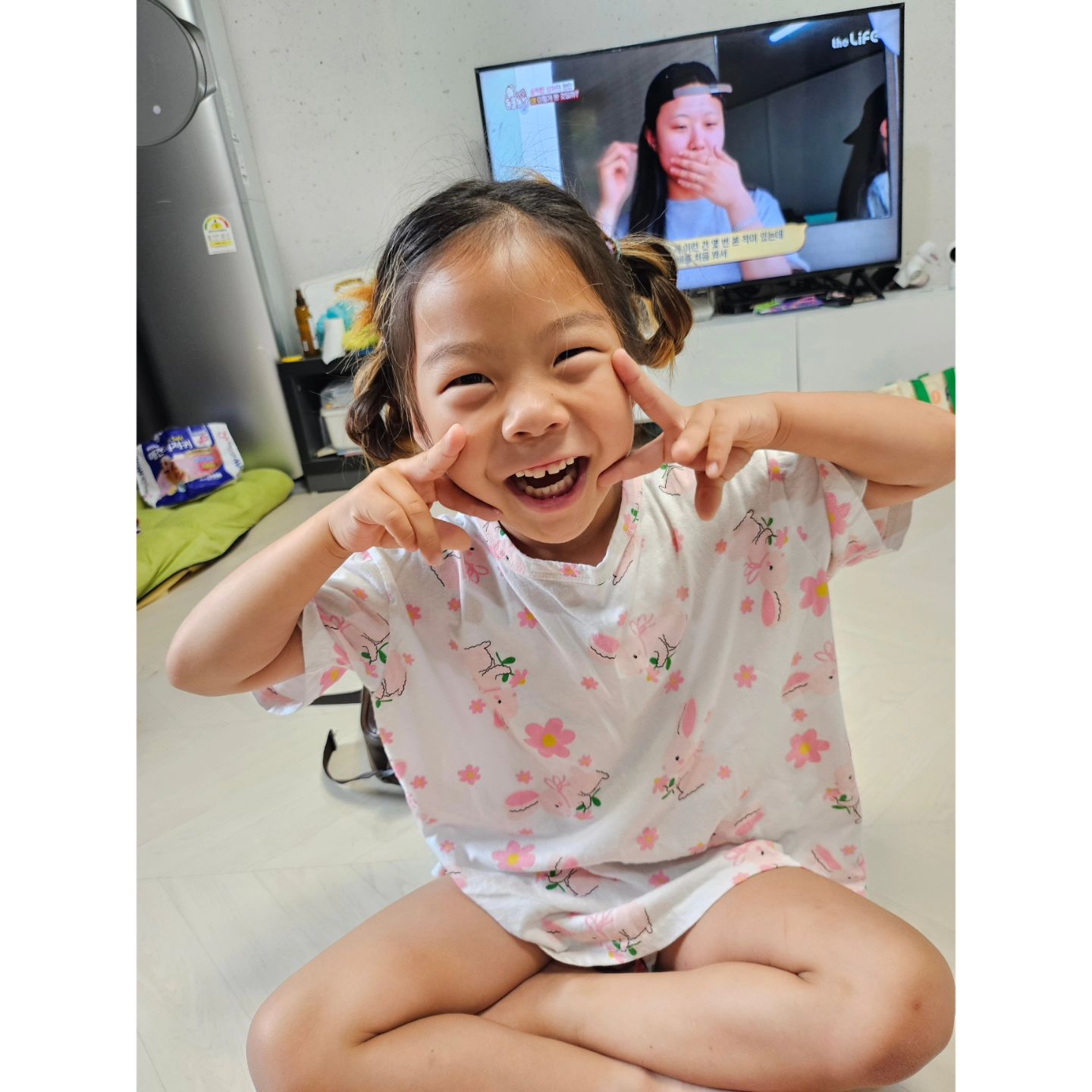 언제 이렇게 커버렸는지 가끔 깜짝 놀란다 ㅎ
말안듣는 장꾸 
이제는 말도 얼마나 잘하는지 말싸움하면 엄마가진다..
엄마랑 싸우지말고 잘좀지내자..ㅎ
사랑해 ❤️ 
.
.
.
.
.
#말안듣는6세 #장꾸지요 #아들같은딸