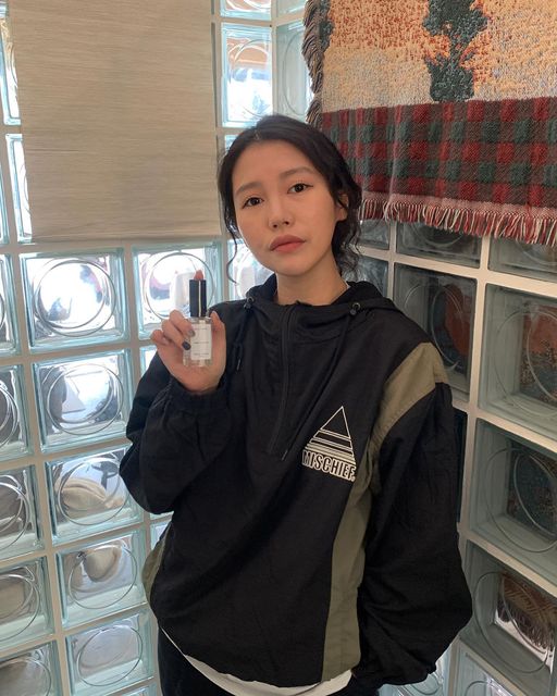 @silent__quiet on Instagram: "#협찬 @blackhobby_official 요즘 저의 최애 향수 브랜드 블랙하비 블랙하비 스윗 블로썸 지미추 블로썸 향과 비슷하며 달달하며 상큼한 냄새가 매력인게 나랑 딱이야 #광고