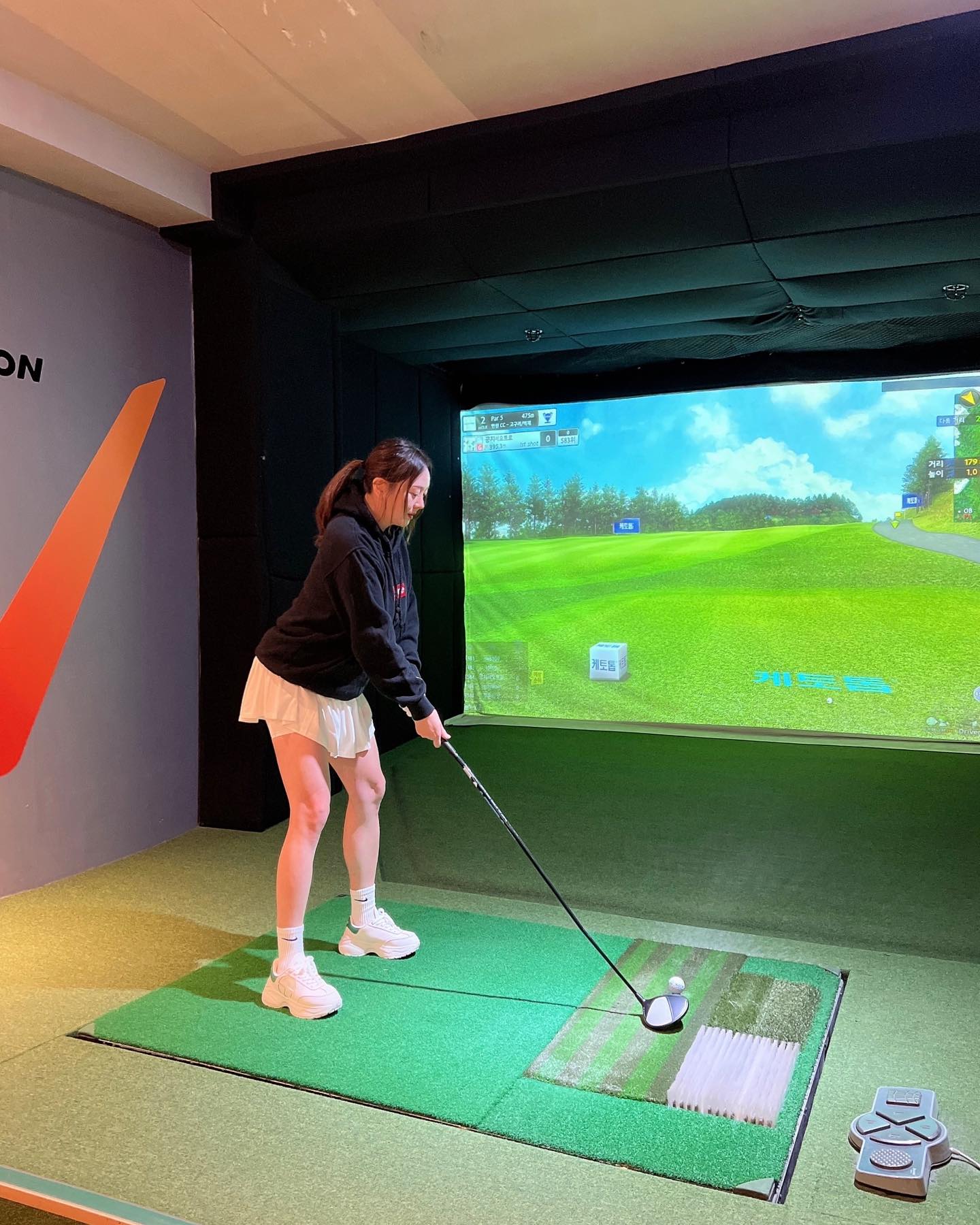 #광고 ⛳️

벌써 제 5회를 맞이한 겟더탑 (Get The Top) 스크린골프대회
아직은 골린이지만 참여하는데 의미를 두고자
이번부터 저도 참여를 해봤는데요,

이번에 #겟더탑 대회 모델이 골프의 여왕 #박세리 로 바뀌어서 어마어마한 이벤트를 진행하고 있더라구요!!

대회 참여하고 SNS에 사진과 함께
#겟더탑 #겟더탑박세리 #레전드겟더탑 등 해시태그를 넣어 후기 남기면 추첨을 통해 선정된 3명에게는 박세리 감독님에게
원포인트 레슨을 받을 수 있는 기회가 주어진다고 해요!!

그 외에도 핑 아이언, 테일러메이트 드라이버, 제이린드버그 스탠드백, 베티나르디 스탠드백 등 푸짐한 시상식 경품이 기다리고 있다고 하네요!!

골프러버분이시라면 모두가 쉽게 참여할 수 있으니
박세리 감독님과의 특별한 시간을 선물 받을 수 있는 기회
놓치지 마세요!!

▫️대회기간 : 2024.01.29 (월) - 02.28 (수)
▫️장소 : 전국 골프존 매장
(시스템 : 비전플러스,투비전,투비전플러스,투비전NX 설치매장)
이벤트 코스 : 한원CC - 고구려/백제
▫️참가자격 : 골프존 회원 누구나,
단 GYOUR 프로 등 프로 골퍼는 모든 시상에서 제외

#제5회겟더탑스크린골프대회 #GetTheTop #스크린골프대회 #박세리레슨 #실내골프 #골린이 #아 마추어골퍼 #겨울라운딩 #스크린골프장추천 #실내골프연습장 #골프존 #비전플러스 #투비전 #투비전플러스 #골프코스