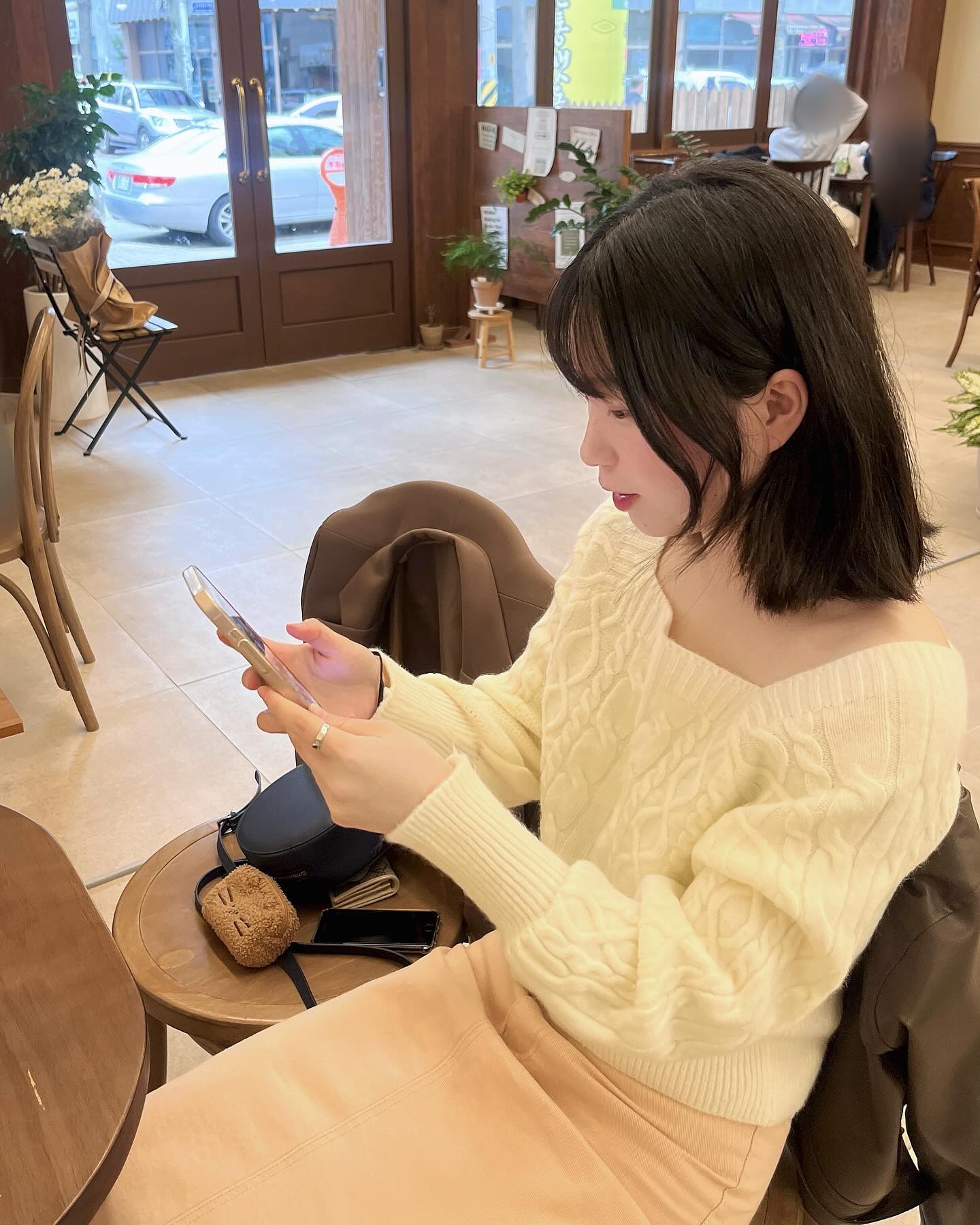 끝까지 넘겨보지 마시오..