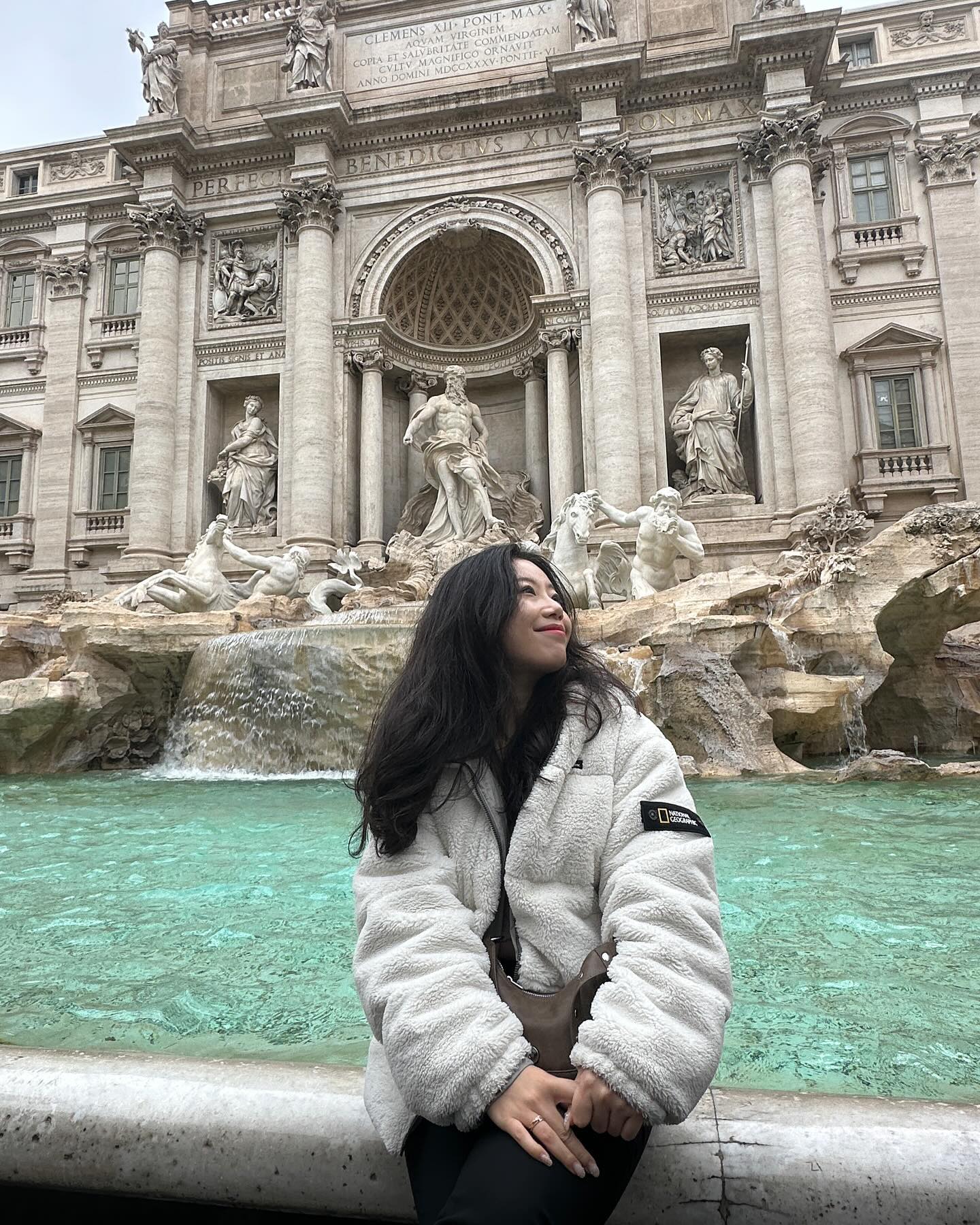 #Rome🇮🇹
신혼여행D+17

로마는 날씨가 따뜻해 ☀️
근데 슬프게도 비가와☔️

이탈리아에선 1일 1젤라또는 필수🍦

하루만에 로마 반이상 투어 완료!

.
.
.
#로마는 #2박3일이 #딱좋아 #생각보다 #작아서 #놀랬다 #신혼여행 #이탈리아 #로마