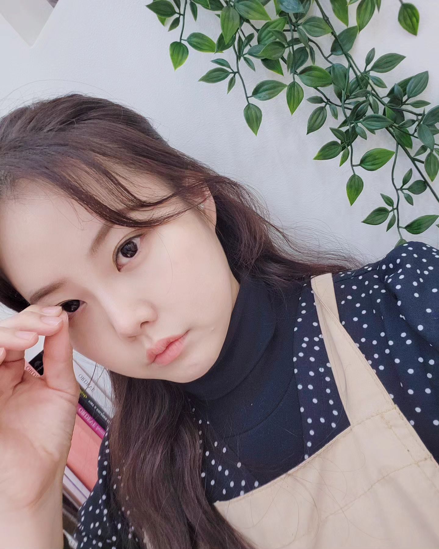 11.25 
생일날 너무 바빠서 밥도 못 먹고 일했다 신 께서  생일 선물을 이렇게 주셨나 감사합니다 🤣
요즘 너무 힘들고 바빴고 밥도 못 먹어 정신이 없어 머리도 산발~ 얼굴도 창백~ 고객님들 께 이런 모습을 보여서 죄송했고 또 걱정 해주셔서 감사했다 🤎