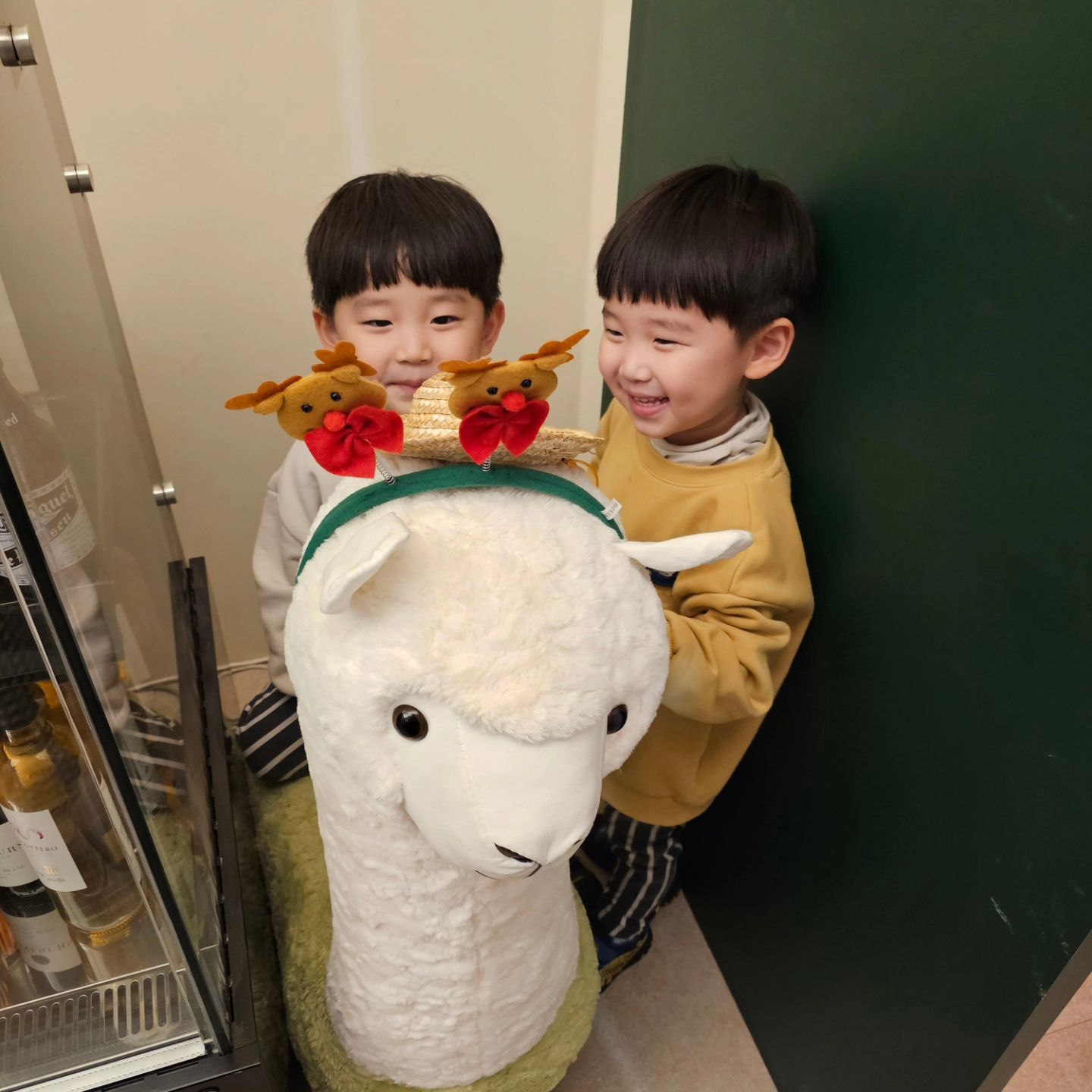 📍테스팅노트(포도룸)

🏠 광주 서구 군분로159번길 13

오직 한팀만을 위한 
단독 포도룸에서 즐기는 프라이빗코스,
다가오는 특별한 기념일, 연말모임으로 가기 좋은 곳

#광주레스토랑 #광주파인다이닝
#광주룸레스토랑 #광주테스팅노트  #광주포도룸
#광주코스요리 #광주프라이빗코스