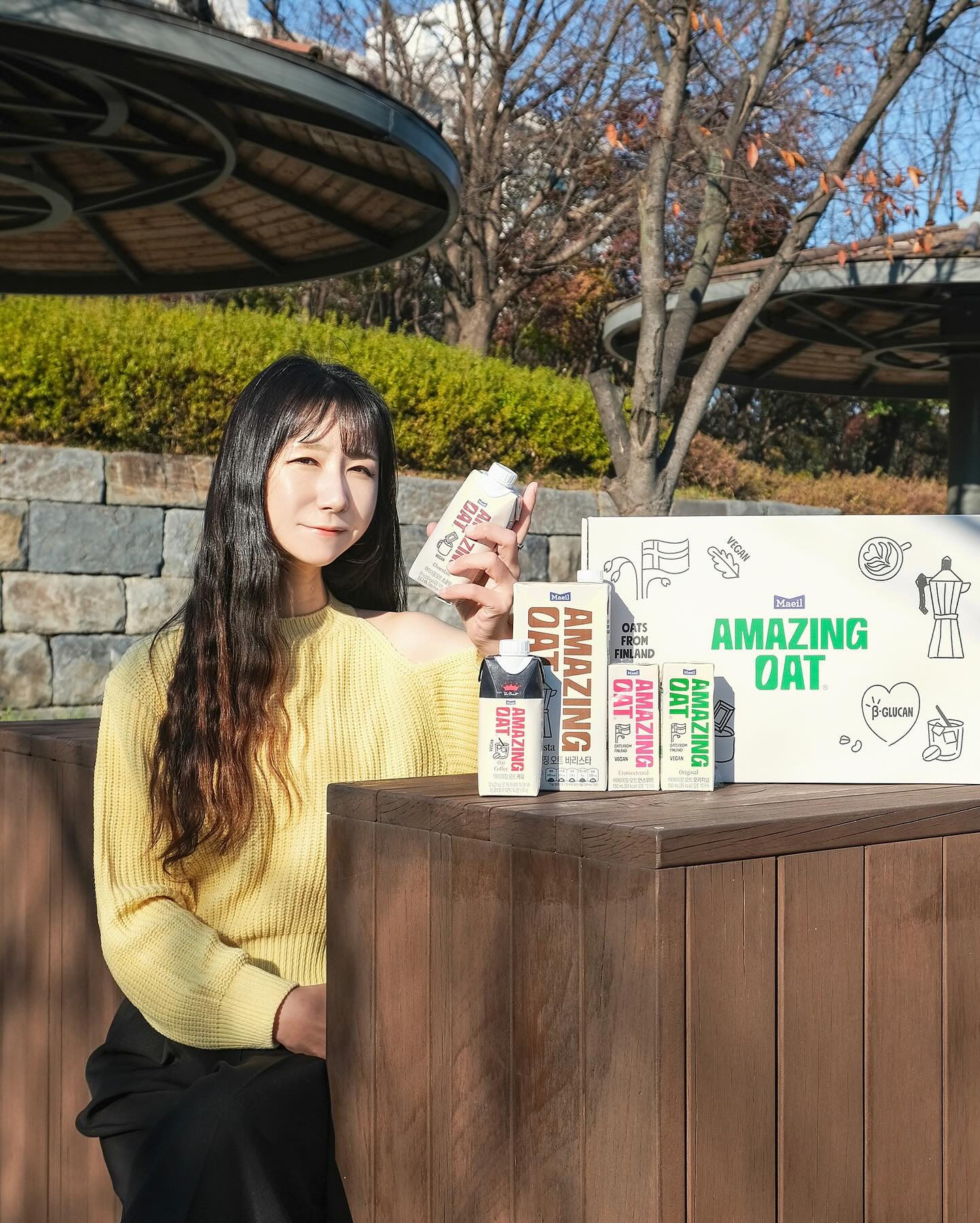 #광고 청정자연 핀란드에서 도착한 선물💌
뭘 좋아할 지 몰라서 전부 다 준비했어🤗💖

 
🥛어메이징 오트 버라이어티 세트
핀란드산 오트 100% 사용한 비건 인증 음료로
부담없는 당 함유량으로 남녀노소 누구나 즐기기 좋은
1초에 46개씩 팔리는 매일유업 대표 오트음료 브랜드✨

어메이징 오트 신제품! 커피 + 초콜릿🍫
기존의 오리지널 + 언스위트 + 바리스타까지 알찬 구성!

 
💡어메이징 오트 초이스
어메이징오트.com에서 테스트 후
취향저격 어메이징 오트를 찾아보세요🧐

어메이징 오트의 모든 종류를 경험할 수 있는
#어메이징오트버라이어티세트 를
배송비만 내고 받아볼 수 있어요!

▪️기간 : 11.8(수) - 11.28(화)까지
▪️1인 1회 구매 가능

 
✈️ 핀란드 왕복 항공권 증정 이벤트
어메이징 오트 즐기고 SNS 리뷰 이벤트에 참여하면
추첨을 통해 우수 후기자 1명에게 매일유업 오트음료의 고향,
핀란드 왕복 항공권까지 증정한다고 하니 많관부🥳

이외에도 상하농원 파머스빌리지 숙박권,
네스프레소 에어로치노, 폴바셋 카페 교환권 등
푸짐한 경품들이 있으니 꼭꼭 확인하기😉

 
maeildoyou
#매일유업 #어메이징오트 #어메이징오트커피
#어메이징오트초콜릿 #오트맛집 #어메이징오트신상
#amazingoat #홈카페 #홈카페레시피 #비건음료