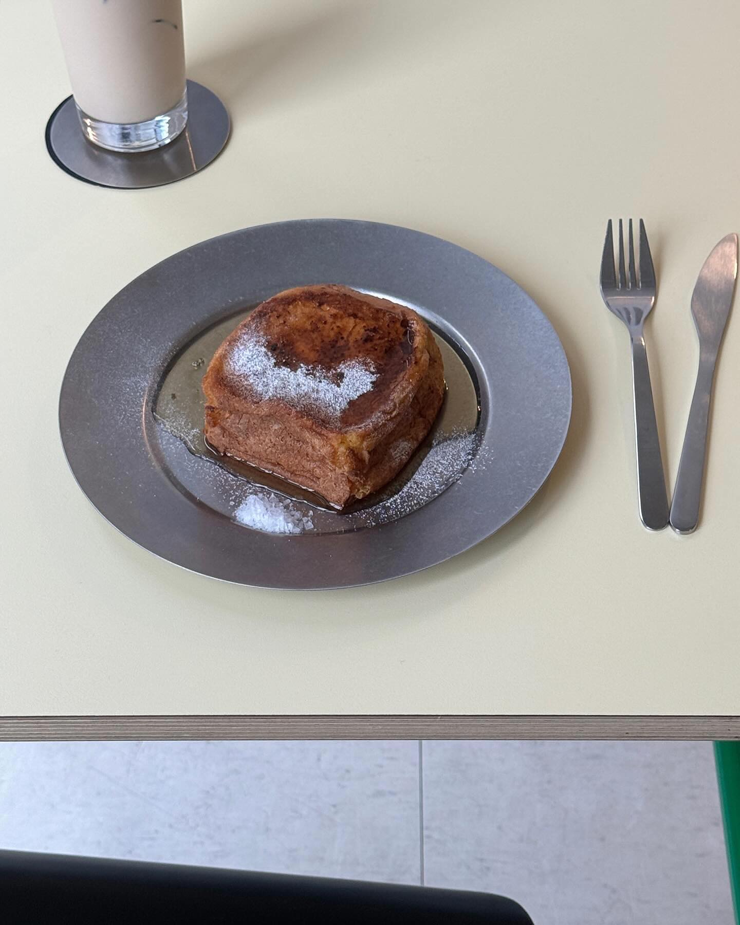 프토는 왜 안 질리는 거예효?🍞
딸기 가득 얹은 프토 먹고 싶었는데 재료 소진이라 아쉬웠지만 
또 먹으러 가면 되지🤤🍓🍓🍓

#카페색칠 #색칠카페 #프렌치토스트맛집 #하남카페 #미사카페 #단짠단짠 #프토맛집 #coffeetime #frenchtoast #cafelife