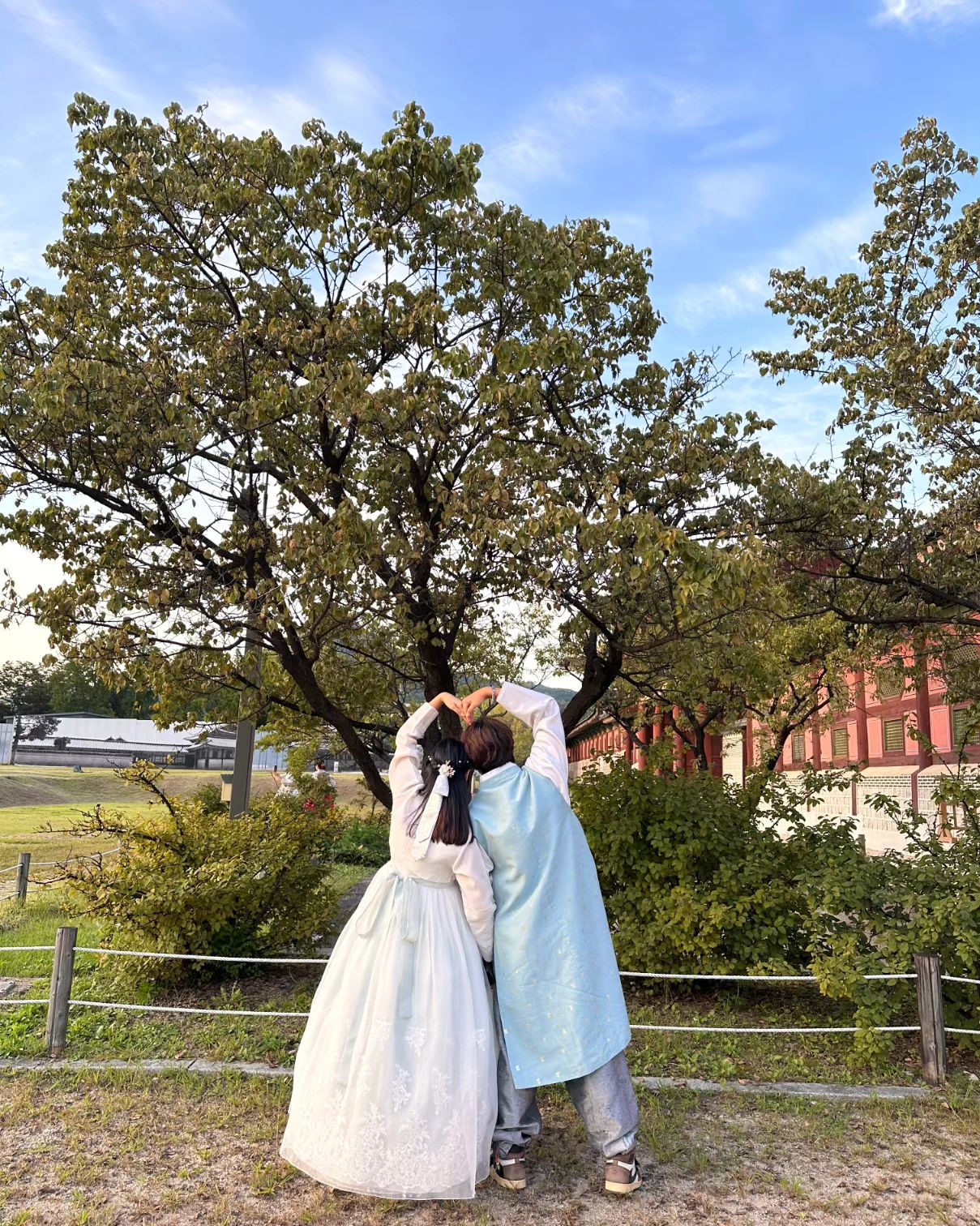 한복 경북궁 데이트❤️
kyurie_610 😘
.
.
.
.
.
.
.
#경북궁 #한복 #데이트 #사랑해 #고마워 #커플