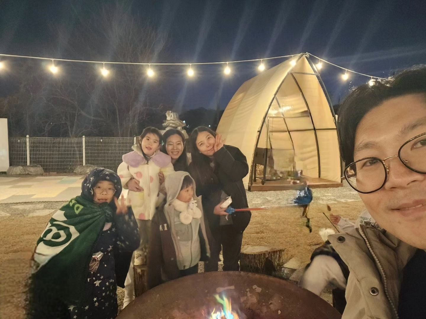 #바베큐팩토리배방점

너무나도 함께 시간보내고싶던
그들과 yeonhong0823 soulscale 💕

울자기가없어서 넘나아쉬웠지만ㅜㅜ

오고가는 대화속에 우린 또 💙

✔️이용료 1인 6천원(미취학은 무료)
✔️깨끗, 친절, 좋은가격
✔️모래놀이, 트램폴린, 자동차, 영상
✔️미취학 friendly한 #캠핑식당

#바베큐팩토리 #아산캠핑식당 #아산가볼만한곳
#아산아이와 #아산캠핑 #아산바베큐장 #아산바베큐
#좋은사람과좋은시간 #천안캠핑식당 #천안바베큐