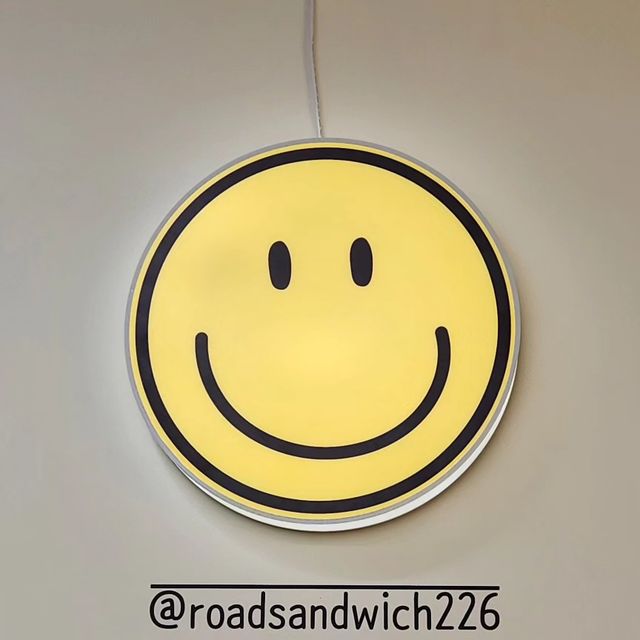 HyunA on Instagram: "#광고 #협찬 @road_sandwich @roadsandwich226 여러분, 강남에 완전 괜찮은 비건 샌드위치 가게가 있는거 알고 계셨나요???😊 바게트 샌드위치부터 무려 먹물 트러플 잠봉뵈르까지! 적
