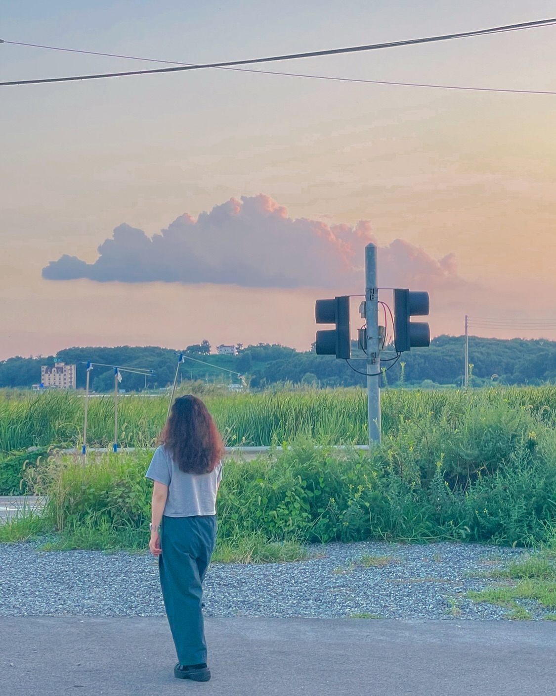 🔵

🧍🏻‍♀️지금 내 앞에 보이는 하늘이 너무 예쁘잖아🫢
 사진 좀 찍어줄래..?

우연히 본 예쁜하늘 덕에
#일상이여행이되는순간

📍화성 어느 편의점앞
📷 iphone12