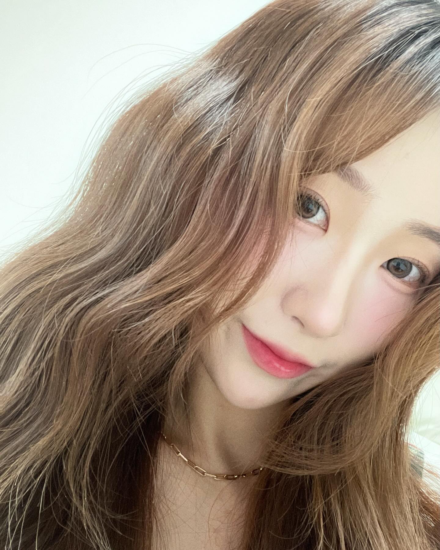 메이크업 잘 돼서 기분 좋자나 ? ... 🌸 

#셀카 #셀스타그램 #셀피 #selca #ootd #오오티디 #맞팔 #선팔 #좋아요반사 #데일리 #데일리룩 #daily #일상 #뷰티 #대학생 #follow #대구 #동성로 #울산 #경산 #대구맛집 #울산맛집 #키치캐치 #쿨톤메이크업