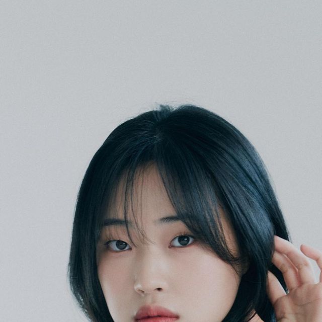  손지은 on Instagram: "#광고
‘프로필 사진’이라는 긴장감
카메라 앞에 서면 몸이 굳고 표정이 어색해지기 쉬운데

바이올렛 스탠다드 스튜디오 (@violet_standard_ )에서는
작가님과 호흡하고 충분히 소통하는 시간으로
긴장감은 금새 해소되고
사진 속에서는 온전한 내 모습을 발견할 수 있었어요.

촬영 후
작가님과 1:1로 보정 작업을 진행하면서
사진의 장점을 살리고 제가 원하는 분위기로 완성해주신 것도 정말 만족스러웠습니다.

프로필 사진을 처음 찍어보시거나,
자연스러운 내 모습을 담고싶으신 분들께
바이올렛 스탠다드 스튜디오 (@violet_standard_ )
추천드립니다!💕

#광고#프로필사진#배우프로필#모델프로필#개인화보#일반인화보#일반인프로필#졸업사진#개인프로필#프로필스튜디오#프로필촬영#프로필사진촬영#포트레이트#배우지망생#모델지망생#사진관#사진촬영#개인촬영#화보촬영#사진보정#인물보정"