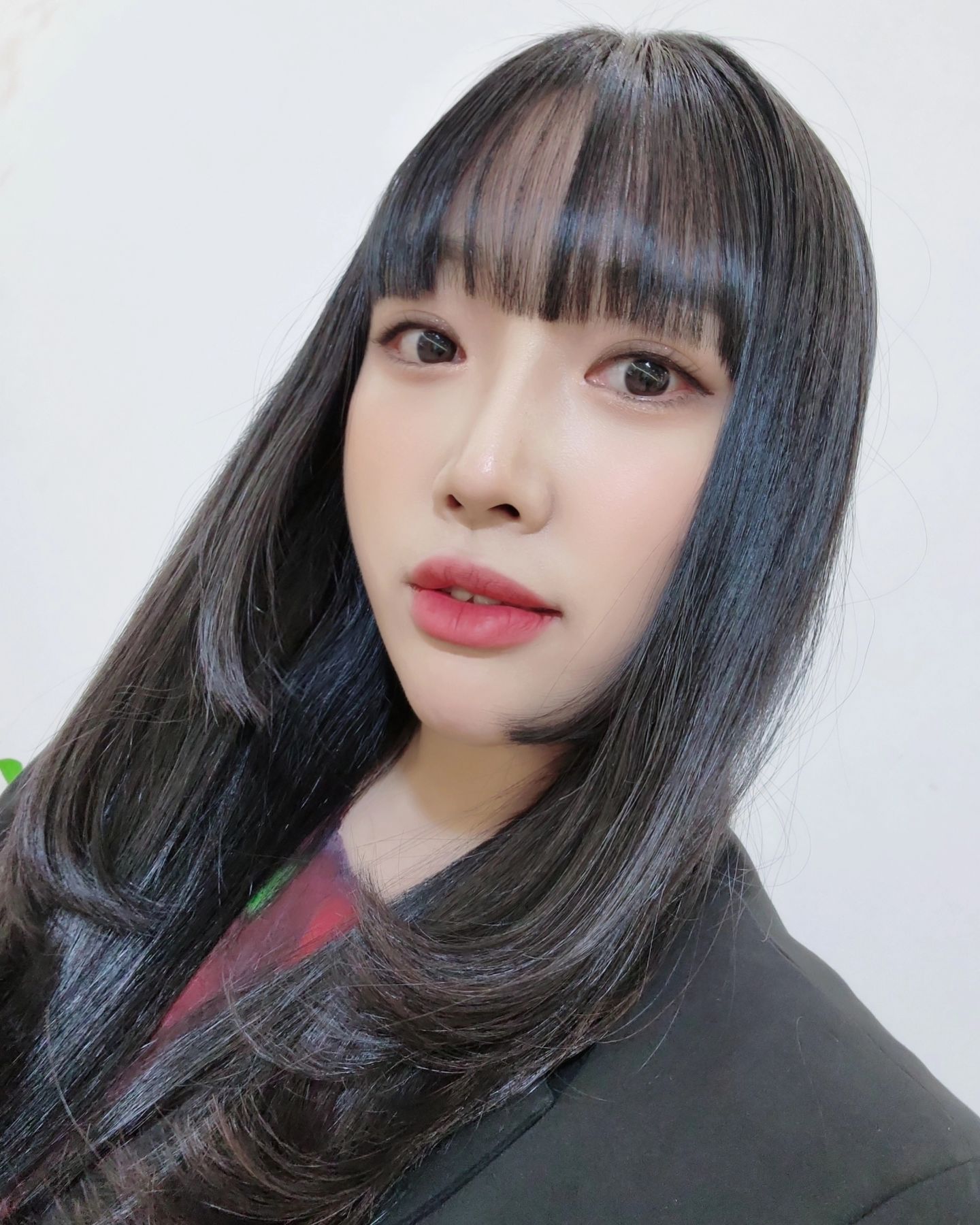 염색하고팠는데 블랙빼야한다셔서 염색포기🥲

풀뱅 히메컷을 추천해주셔서 급 과감하게 컷했는데 아니 왜이렇게 찰떡쿵이냐구😍

긴가민가했는데 윤슬 실장님 안목 정말 엄지척입니다! 어쩜 잘어울리는 스타일을 콕콕 찝어서 추천해주신건지👏👏👏
.
.
.
.
.
.
.
.
.
.
.
.
.
 #아이디헤어 #풀뱅 #히메컷 #슬릭컷 #레이어드컷 #성수미용실 #selfie#셀스타그램#얼스타그램#유튜버#크리에이터#일상#소통#맞팔#팔로우#follow#followback#daily#오오티디#ootd  #selca #selstagram #influencer #follow4followback #followbackalways