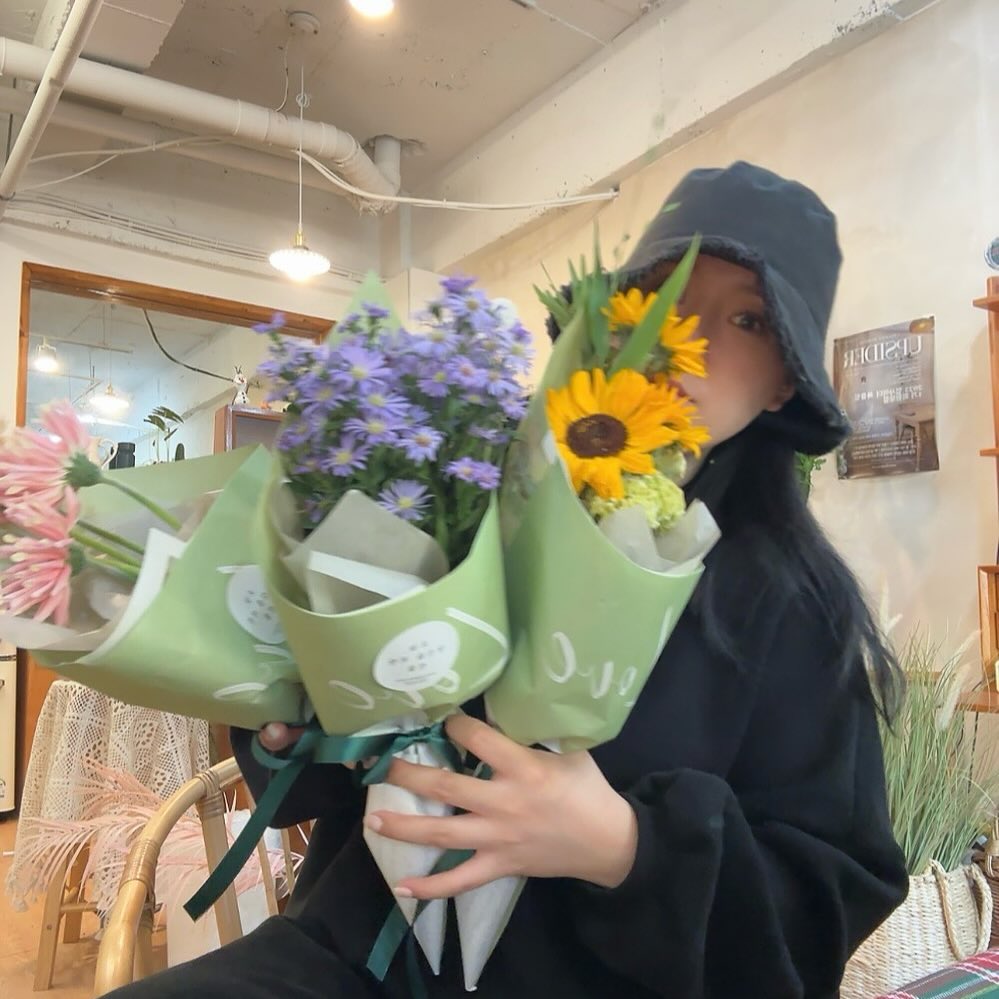 🎀
예쁜꽃사세우

#일산카페 #일산공간대여 #라라그레이스 #테라리움 #미니꽃다발 #소모임 #24시간
