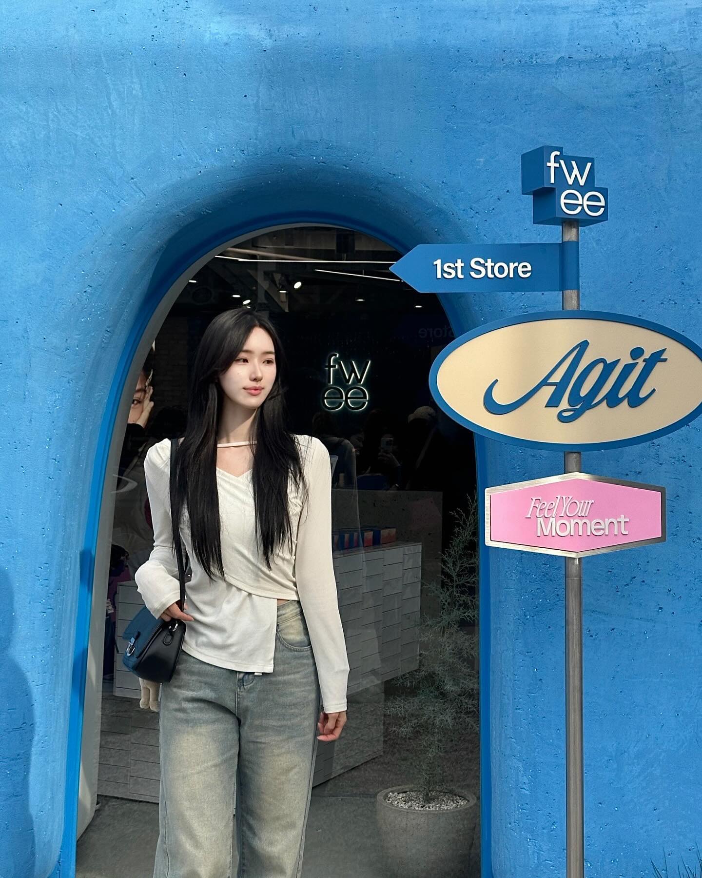 볼것도 살것도 없었지만 파란색 사진은 잘 나오네요