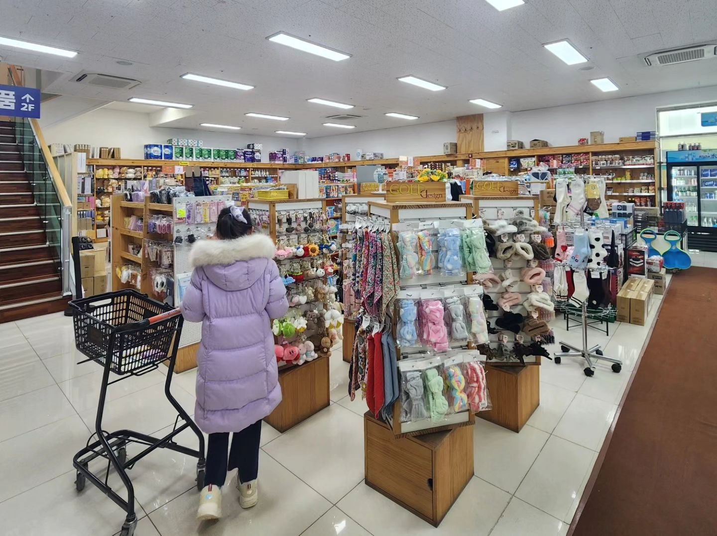^^
겨울방학 뭐하지?!
알파문고 털고 온 초딩언니ㅋㅋㅋ
몸도, 마음도 너무 바빴던 초딩언니ㅋㅋㅋ
윤이의 최애 캐릭터 포차코 많이 만나서
오늘 넘 좋았지이이이이~

#오산문구 #오산알파문구 #알파오산점 
#오산 #겨울방학  #협찬