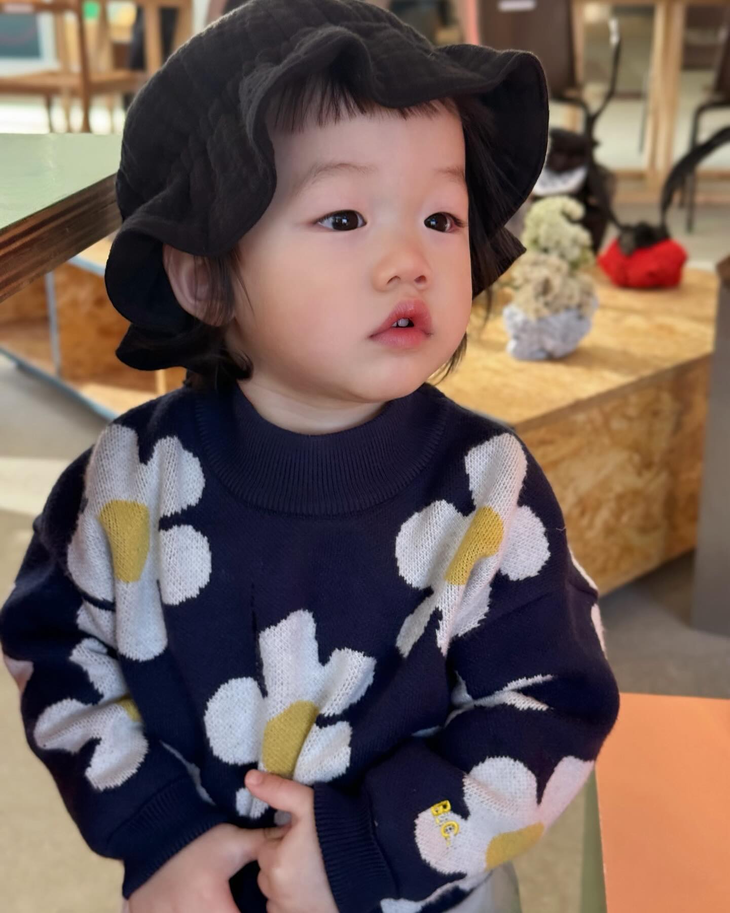아빠가 요즘 딸내미한테 자주하는 말
동생 갖고 싶지 않냐고… 엄마한테 동생 낳아 달라고 🫤😑

둘찌는 없어요^^^^^^^^

#곧나도자유부인
#아기스타그램 #16개월아기 #오프오프스튜디오 #아기모델 #보보쇼즈 #딸바보아빠 #첫째 #딸랑구 #귀여워 #cutybaby #mybaby