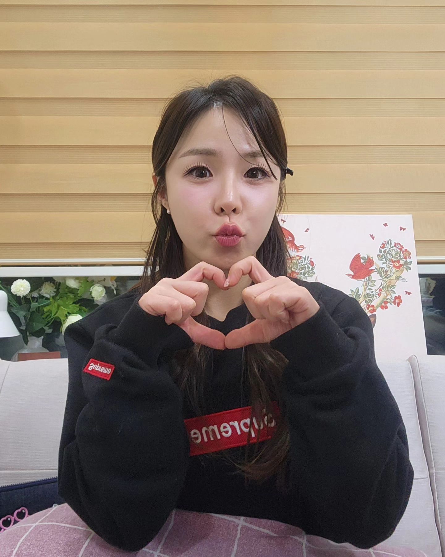 꺄>< 오늘 피부컨디션 최고👍
은은한 속광에 쫀쫀해 보이지 않나요?? ꈍ◡ꈍ 

아뉘..요즘 리프팅관리는 필수인데 하도..종류가 많으니 이것저것 알아보고 해보다 #올리지오 로 정착완료🧚‍♀️

✔️강한쿨링으로 마취 No
✔️부작용없는 고주파
✔️짧은 시술시간
으로 겁쟁이도 편하게 받을 수 있어서 넘 좋았어용!! 

이제
올리지오로 피부탄력 끌어 올리지오♡

#올리지오#고주파#리프팅#oligio#피부관리#리프팅레이져#탄력#동안#꿀피부