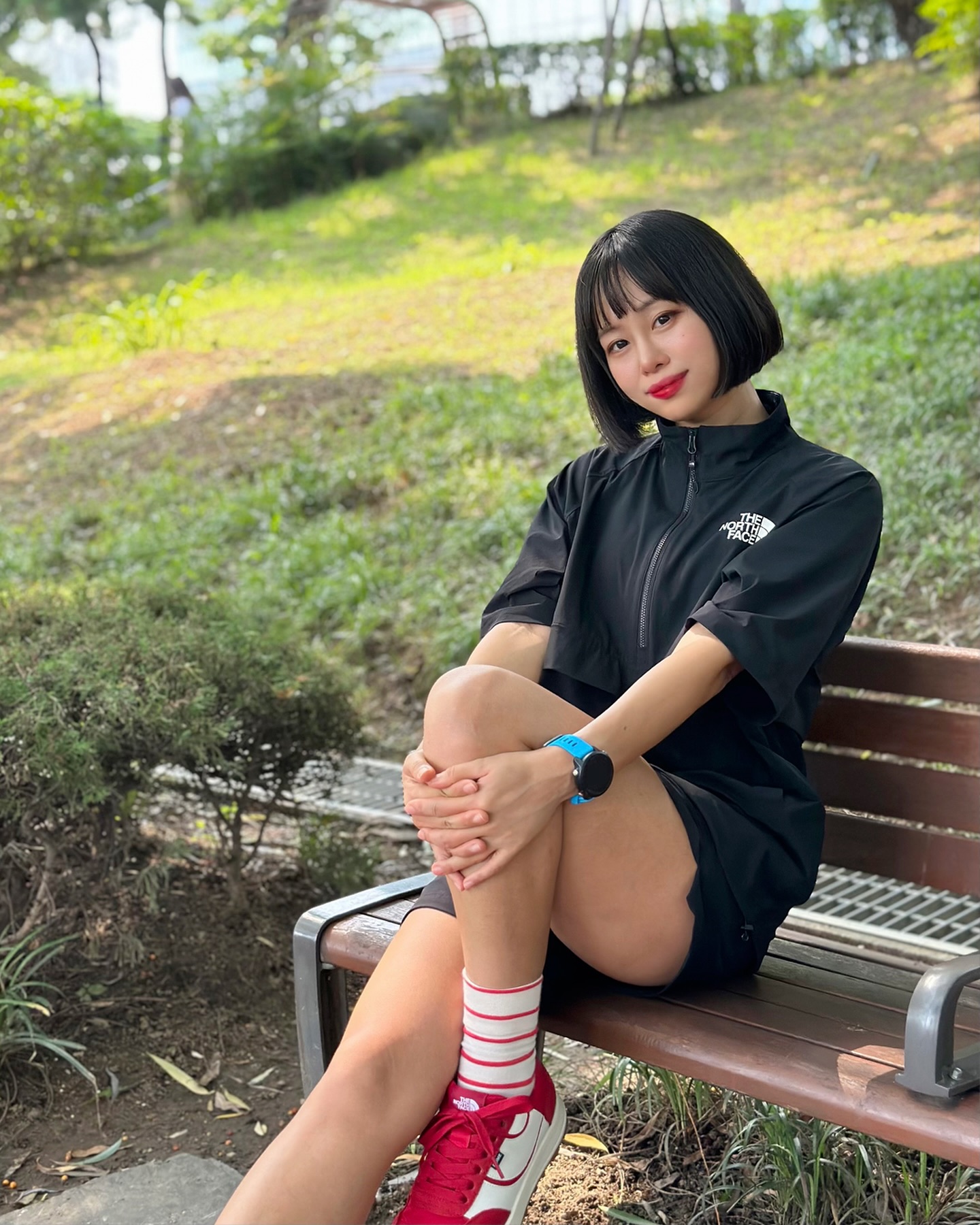 #광고 thenorthface_whitelabel 

노스페이스 화이트 라벨
아노락 셋업 + 돔스니커즈 ♥️
⠀
▪️아이스 런 하프집 반팔 티
세미 오버핏으로 일상 속 데일리 패션과 가벼운 운동 등
스포티한 스타일 모두 가능 
⠀
▪️아이스 런 쇼츠
기능성 냉감 소재로 신축성이 좋고 가벼운 생활 방수까지 가능
⠀
▪️돔 스티커즈 (정사이즈!! 혹은 반업 추천)
화이트라벨 단독 상품으로 
캐주얼과 스트릿 등 다양한 착장에 어울리는 아이템
접지력 좋은 아웃솔! 레드 컬러 취저😚

⠀
#화이트라벨 #노스페이스 #노스페이스화이트라벨#국가대표가슴에노스페이스 #여름패션 #트레이닝복세트 #트레이닝복코디 #트레이닝셋업 #스니커즈추천 #노스페이스티셔츠 #노스페이스신발 #전소미패션 #전소미신발 #여자아노락 #아노락세트 
⠀
⠀