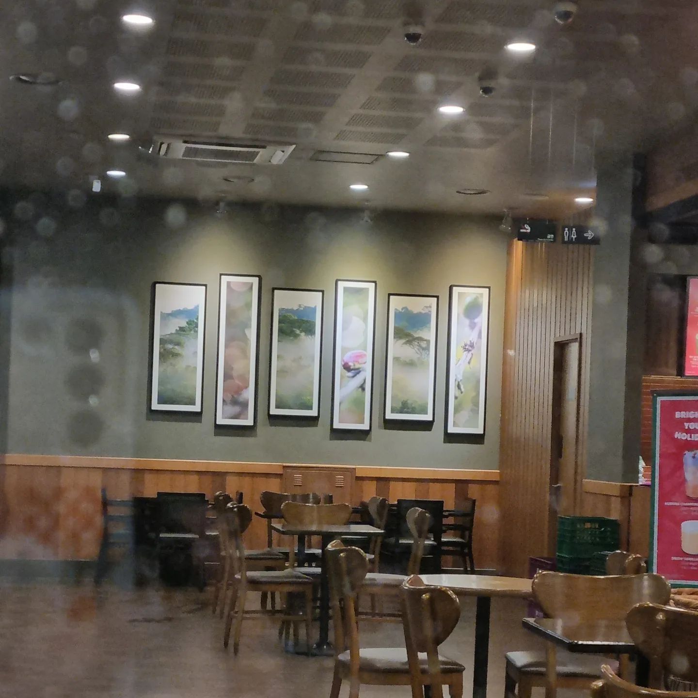 영감기록

스벅 사진이 한국화 비슷했다.
조합이 좋아서 찍음