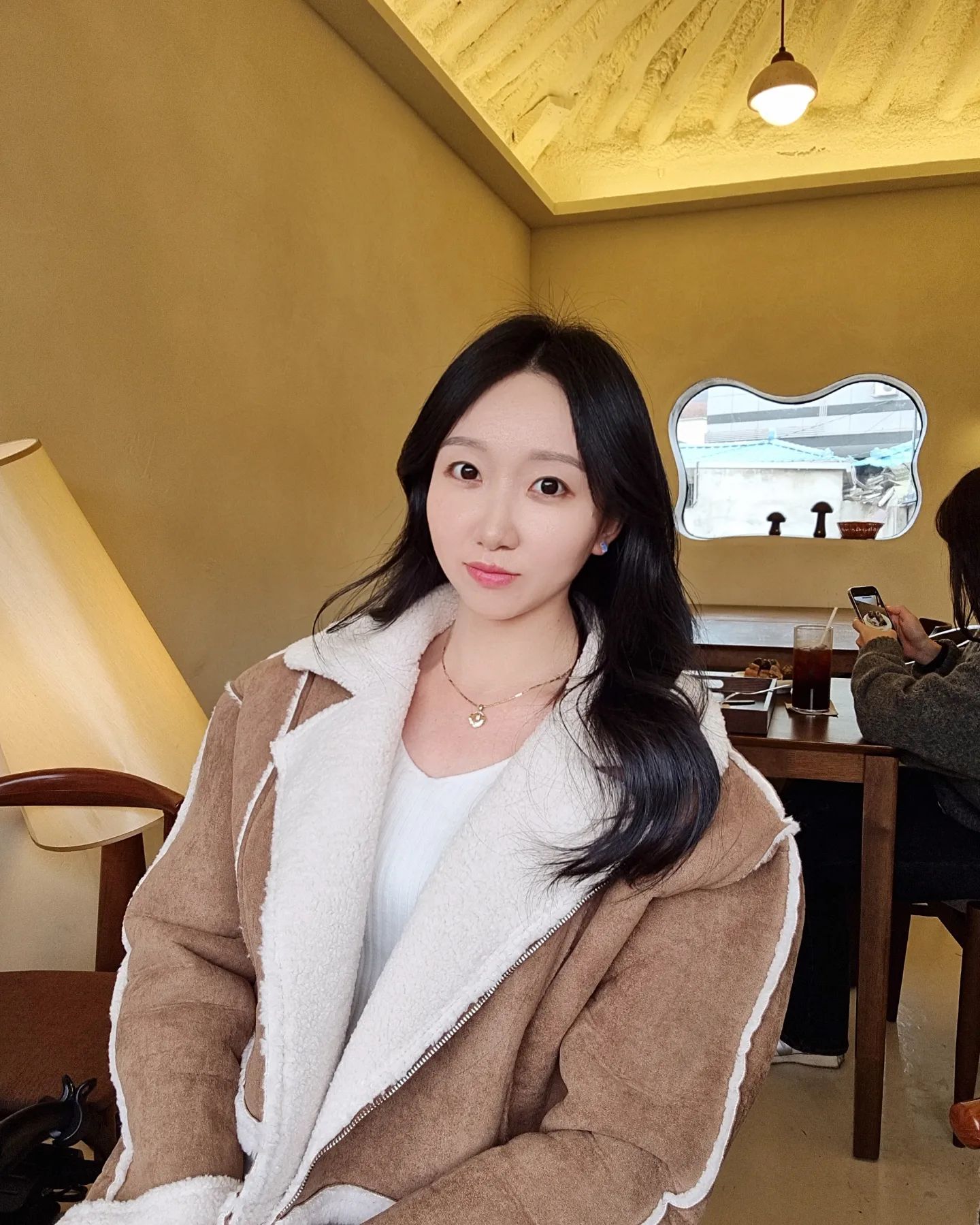 벌써 연말이라니..
.
.
.

#얼스타 #셀스타 #전신샷그램 #무스탕코디 #니트 #겨울코디 #연말 #데일리샷