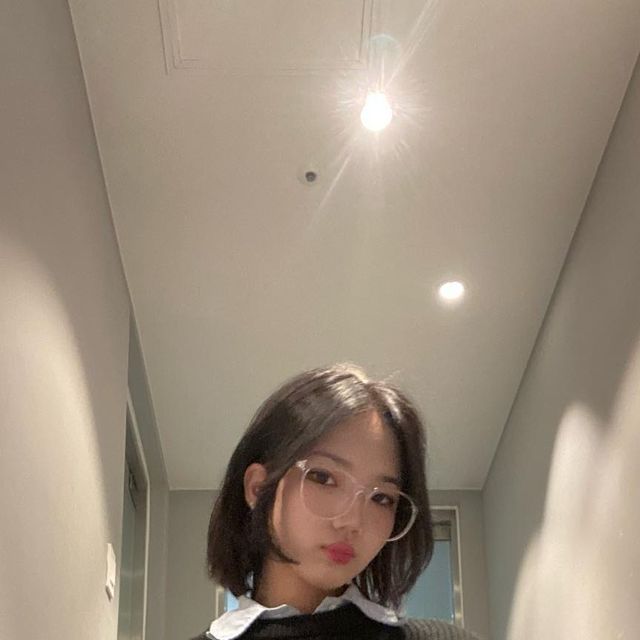 hany ★ on Instagram: "#광고 이뿐 베이직 니트로 간절기 데일리룩 미리 준비완료 (ꈍᴗꈍ)✿ 깔끔한 디자인에 편안한 착용감 굿 #협찬 #제품제공 #아이러니포르노화이트라인 #아이러니포르노 #