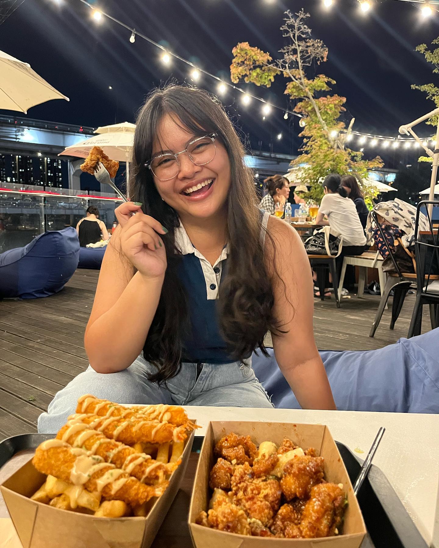 HanGang is always full of lights and the best place to have #chimaek🍻

📍Banpo Hangang Park

A couple weeks ago I was invited to the Hangang K-Festival opening ceremony and had the best time meeting my favorite K-Shows #squidgame and #extraordinaryattorneywoo. 

I was lucky to meet one of #오징어게임 cast, player 276 chrisyan8 too! So kind and very humble~

There are so many things you can do like the game “red light, green light”, sightseeing, meeting #wooyoungwoo’s #whale, and even just watch the lightshow while enjoying your 치킨 & 맥주 🍻 

#KContentFestival #HanRiver #Hangangriver #sebitseom #Hanriverpark #yumicells #2023gsm #visitseoul #seoul