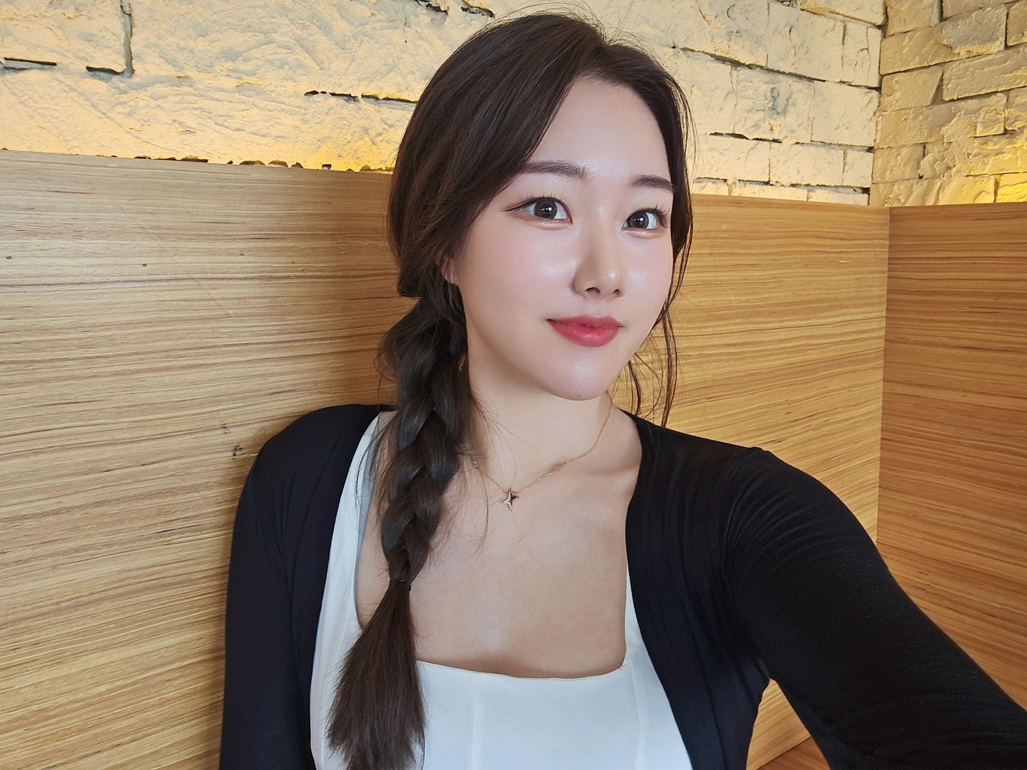 귀찮아서 관리 잘 안하지만
주기적으로 꼭 하고있는 리연케이 #순삭주사
스테로이드제가 없어서 부작용 없이 얼굴살빼기✌🏻
이중턱 뿌시고 추석 맛있게 보냅니다잇✨️
모두덜 해피추석🍂🤍