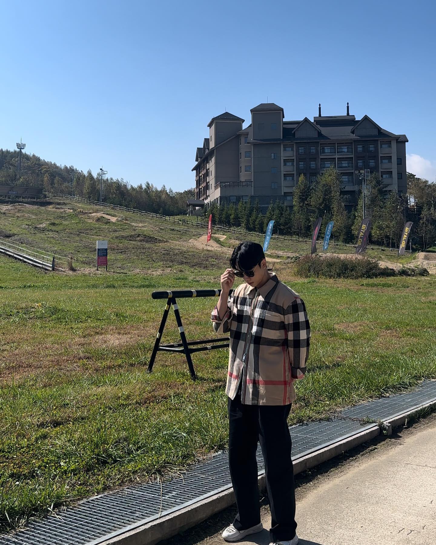 선글라스는 아직 어색해😅