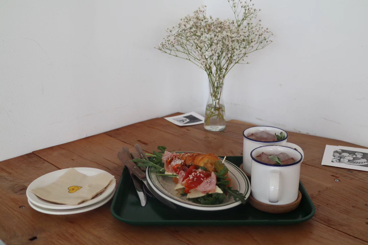 cafe_sugarlump 

#구리시카페 #갈매동카페 
제가 러버하는 슈가럼프에서 힐링 한 스푼 채워가세yo☕✨ 
저는 직접 착즙해주시는 #레몬티 #아이스레몬티🍋 
#최애음료 이따 또 마시러가요. 

게릴라부스 때도 너무 많이 도움주시고 
귀한 인연도 대표님 덕분에 만났답니다. 

#디저트맛집 슈가럼프는 사랑입니다. 
하루가 달달해지는 구리시갈매동 #힐링플레이스